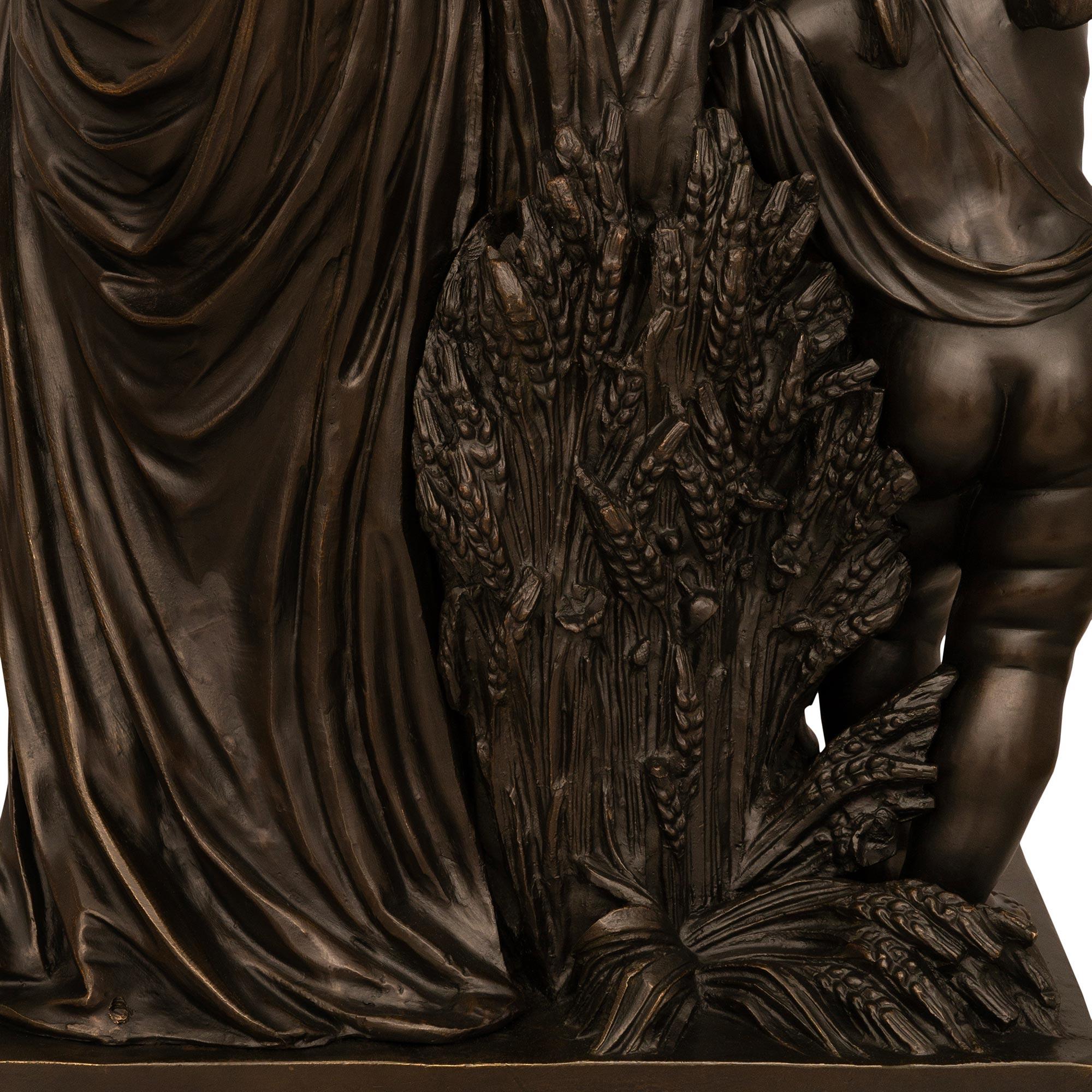 Französische patinierte Bronzestatue einer Frau und eines Kindes aus dem 19. Jahrhundert, signiert Stella im Angebot 4