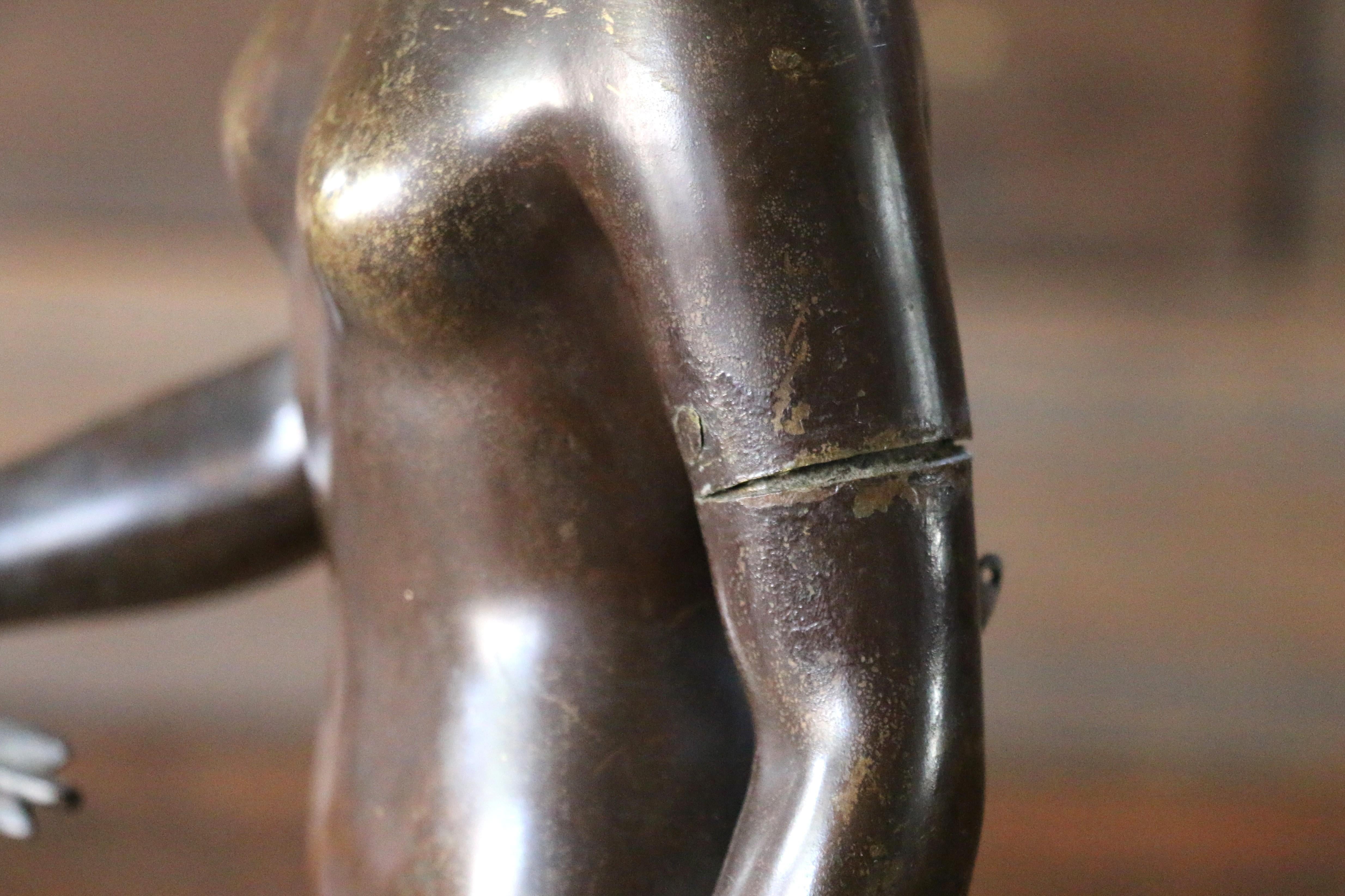 Statua in bronzo patinato francese del XIX secolo di Diana cacciatrice di Jean-Antoin in vendita 6