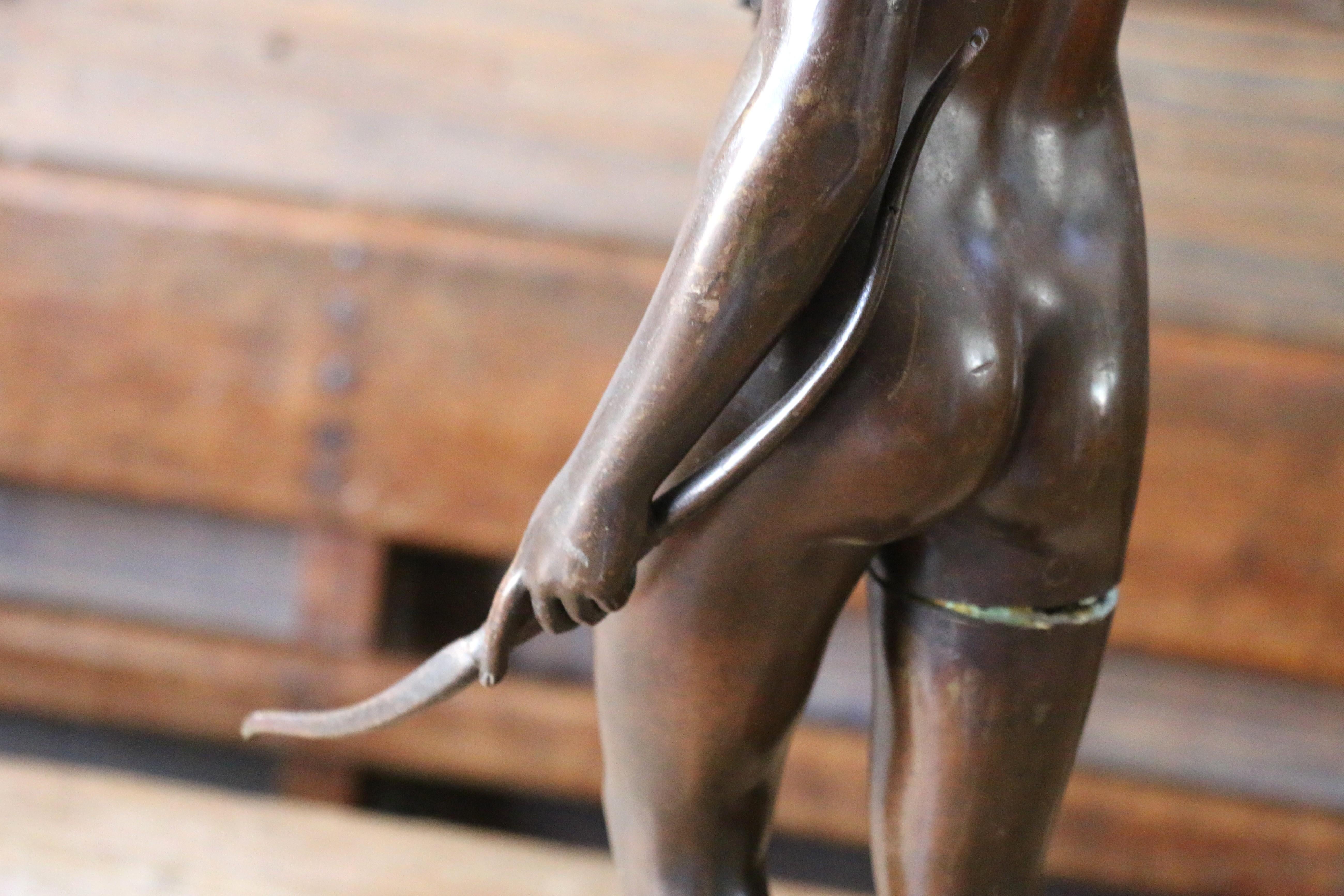 Statua in bronzo patinato francese del XIX secolo di Diana cacciatrice di Jean-Antoin in vendita 7