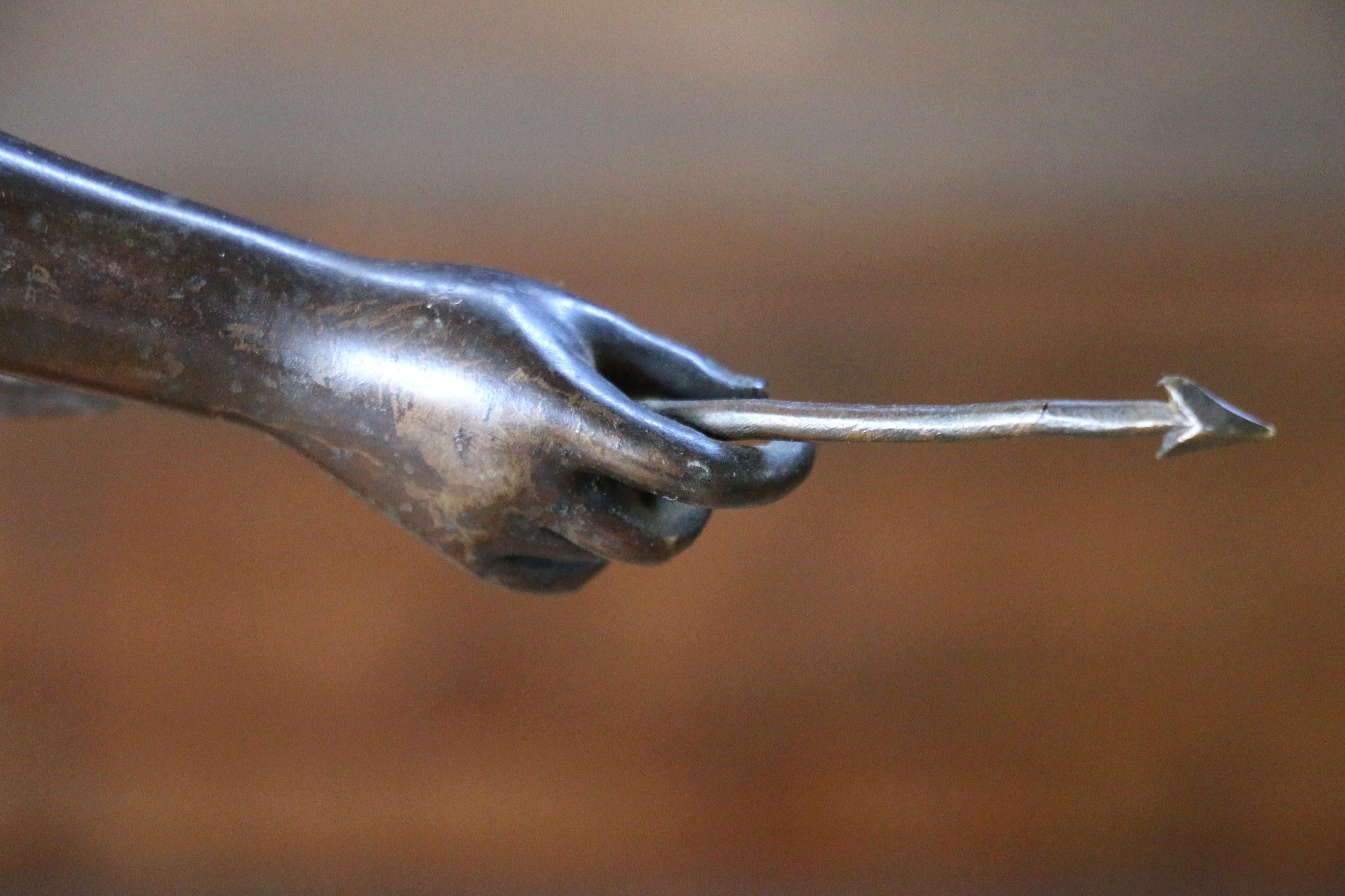 Statua in bronzo patinato francese del XIX secolo di Diana cacciatrice di Jean-Antoin in vendita 10