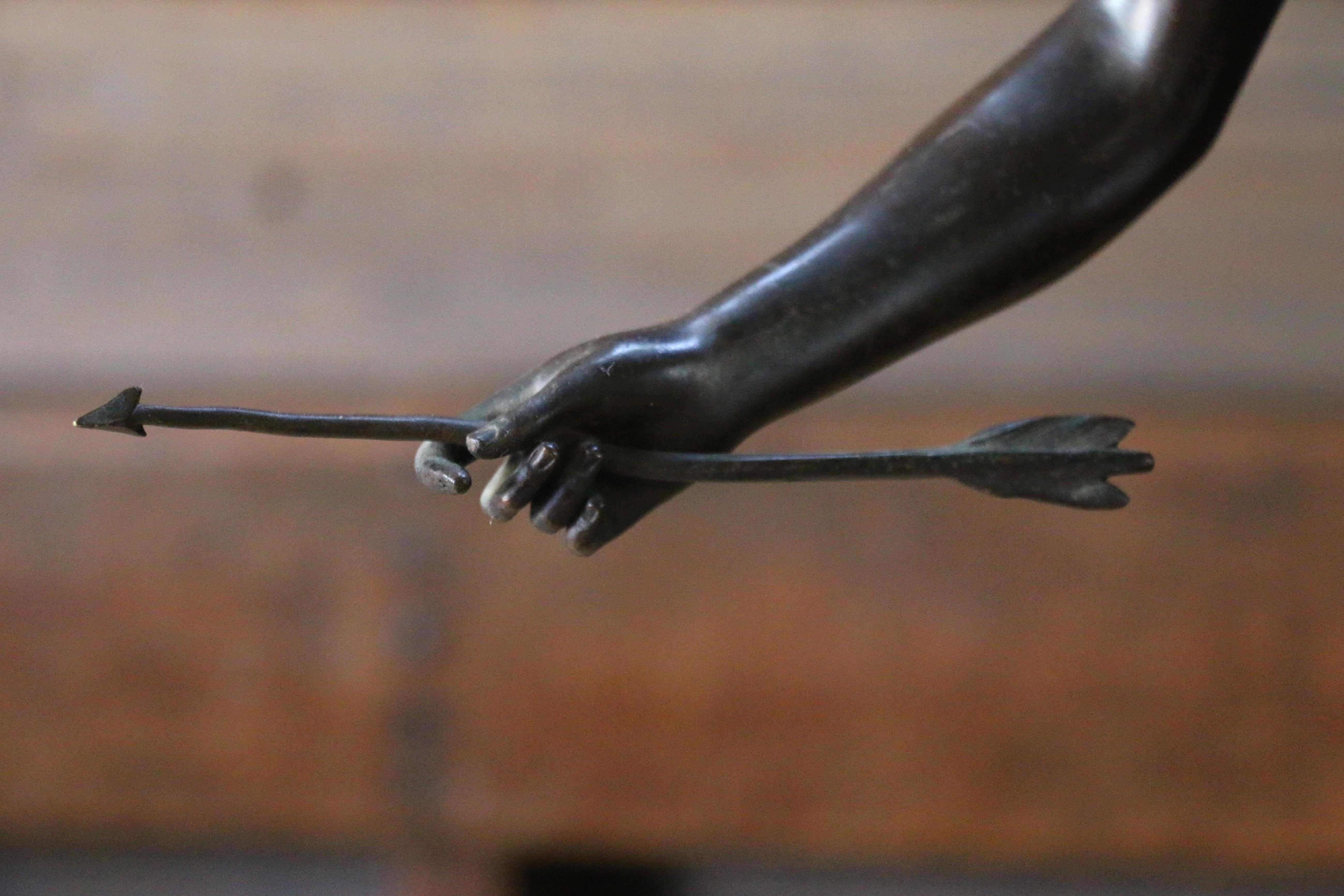 Statua in bronzo patinato francese del XIX secolo di Diana cacciatrice di Jean-Antoin in vendita 11