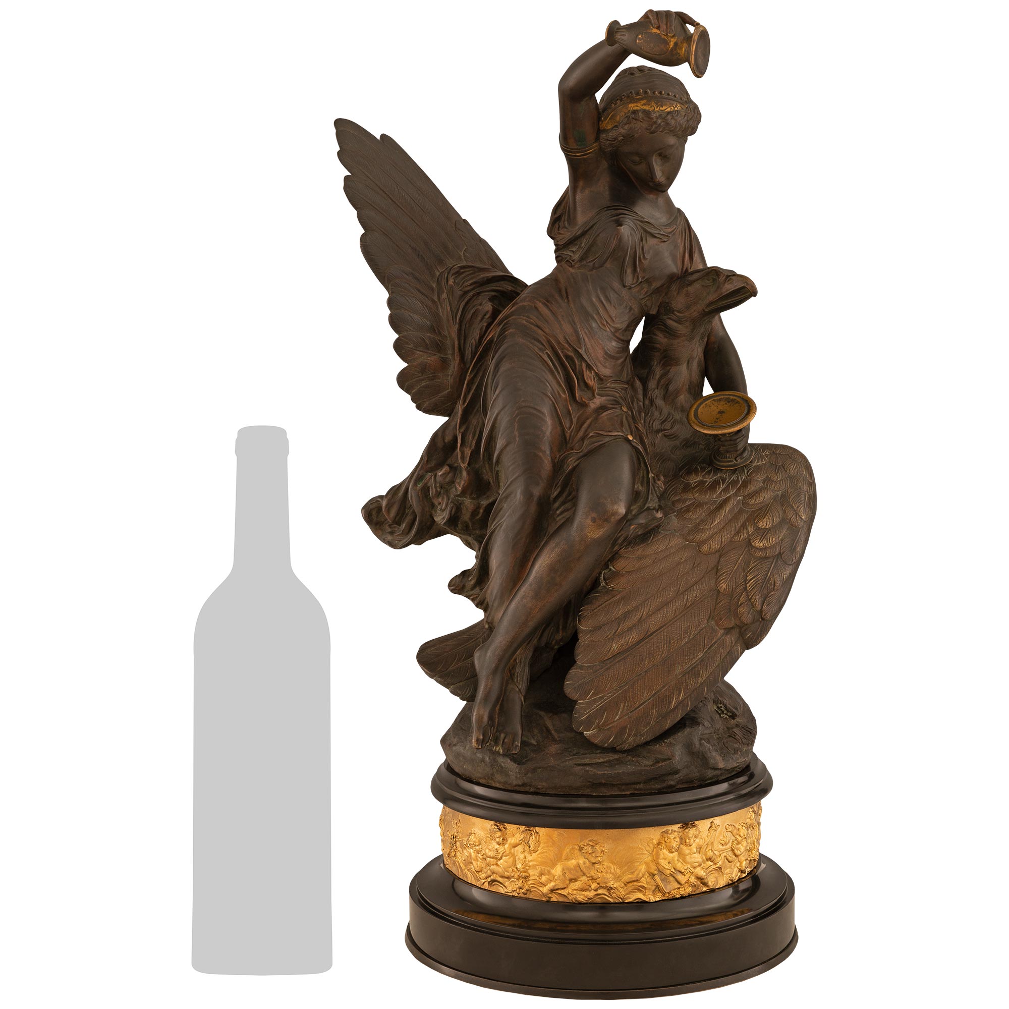 Statue française du XIXe siècle en bronze patiné représentant Hebe et l'aigle d' Jupiter