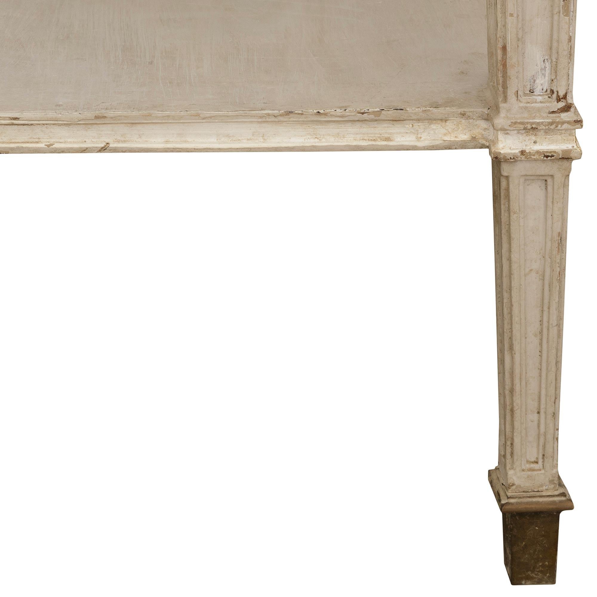 Mesa de centro/servicio francesa del siglo XIX de madera patinada y mármol de imitación en venta 1