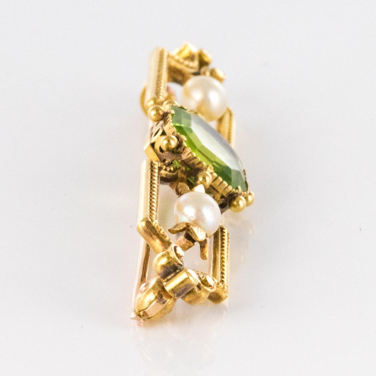 French 19th Century Peridot Natural Pearl 18 Karat Yellow Gold Brooch For Sale 7