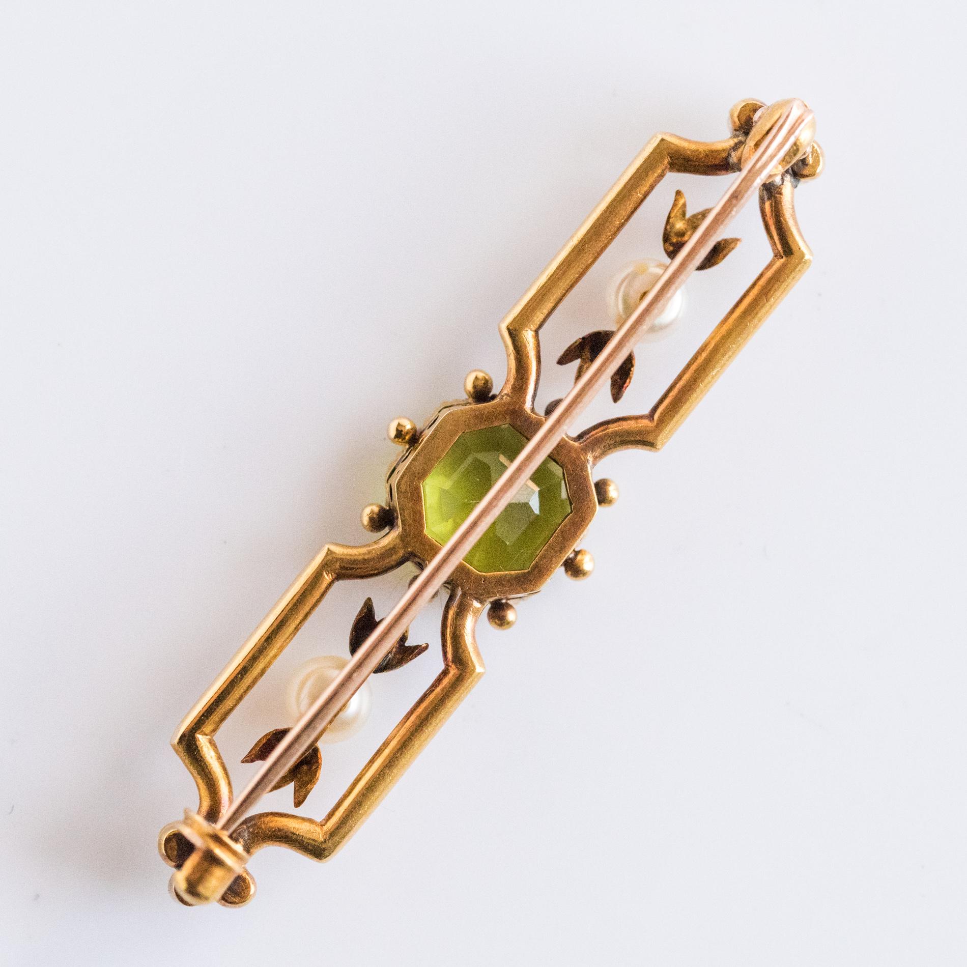 Broche franaise du 19me sicle en or jaune 18 carats avec perles naturelles et pridots en vente 8
