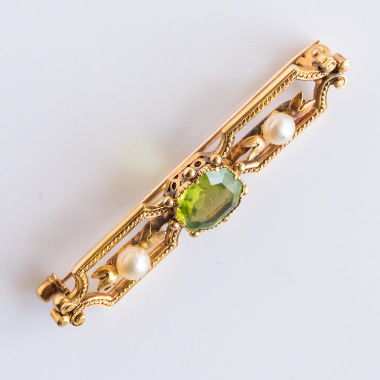 French 19th Century Peridot Natural Pearl 18 Karat Yellow Gold Brooch For Sale 9