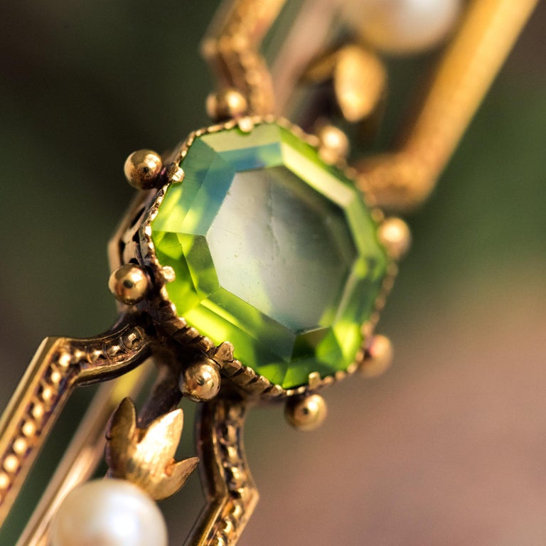 Octagon Cut French 19th Century Peridot Natural Pearl 18 Karat Yellow Gold Brooch For Sale