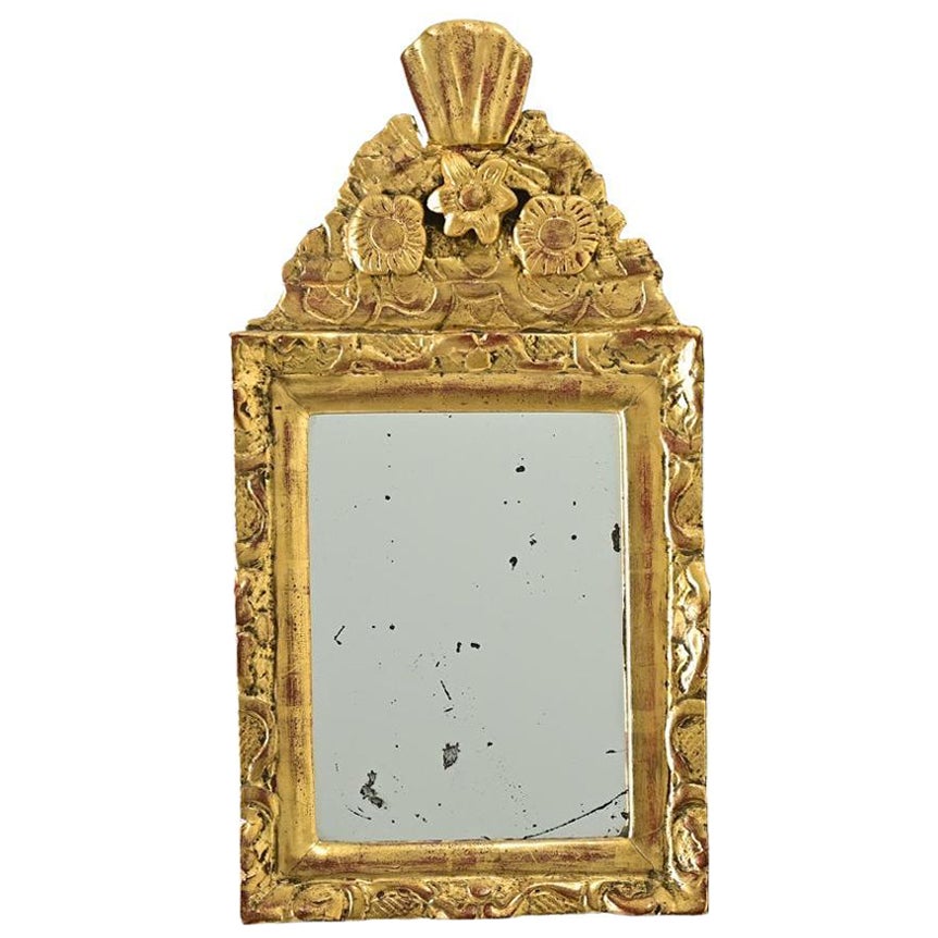 Pequeño espejo dorado francés del siglo XIX