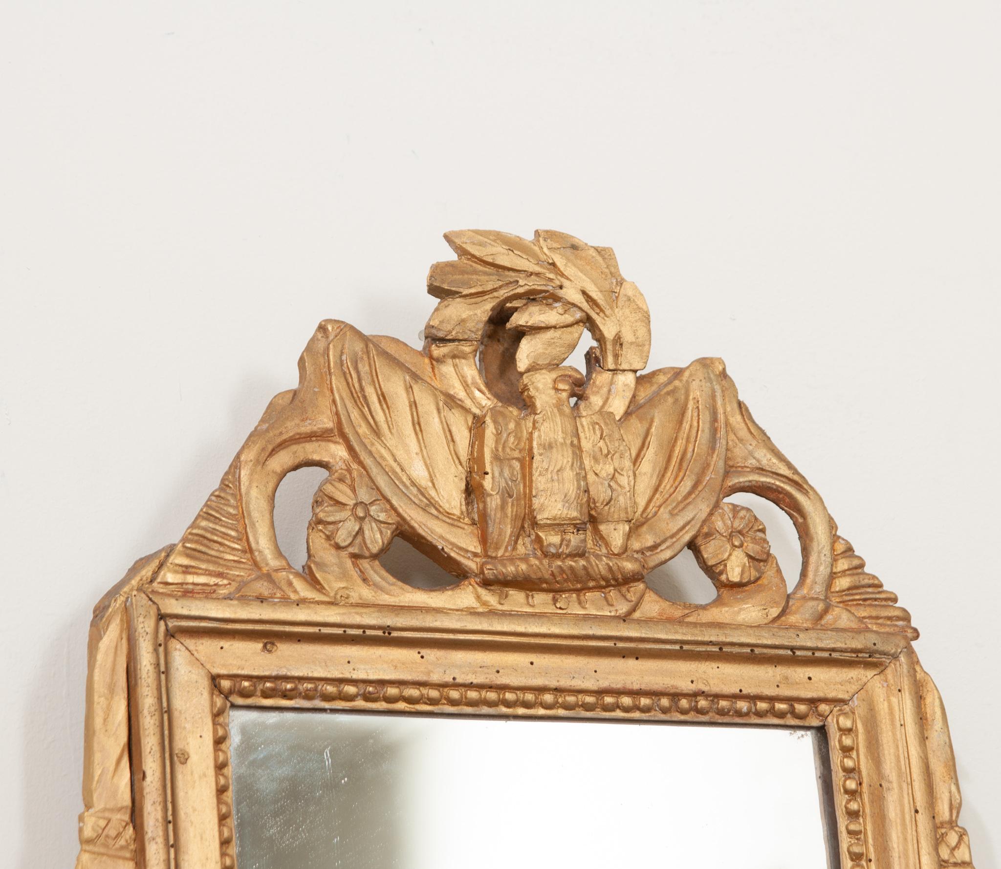 Menuiserie Petit miroir français du 19ème siècle de style Louis XVI en vente