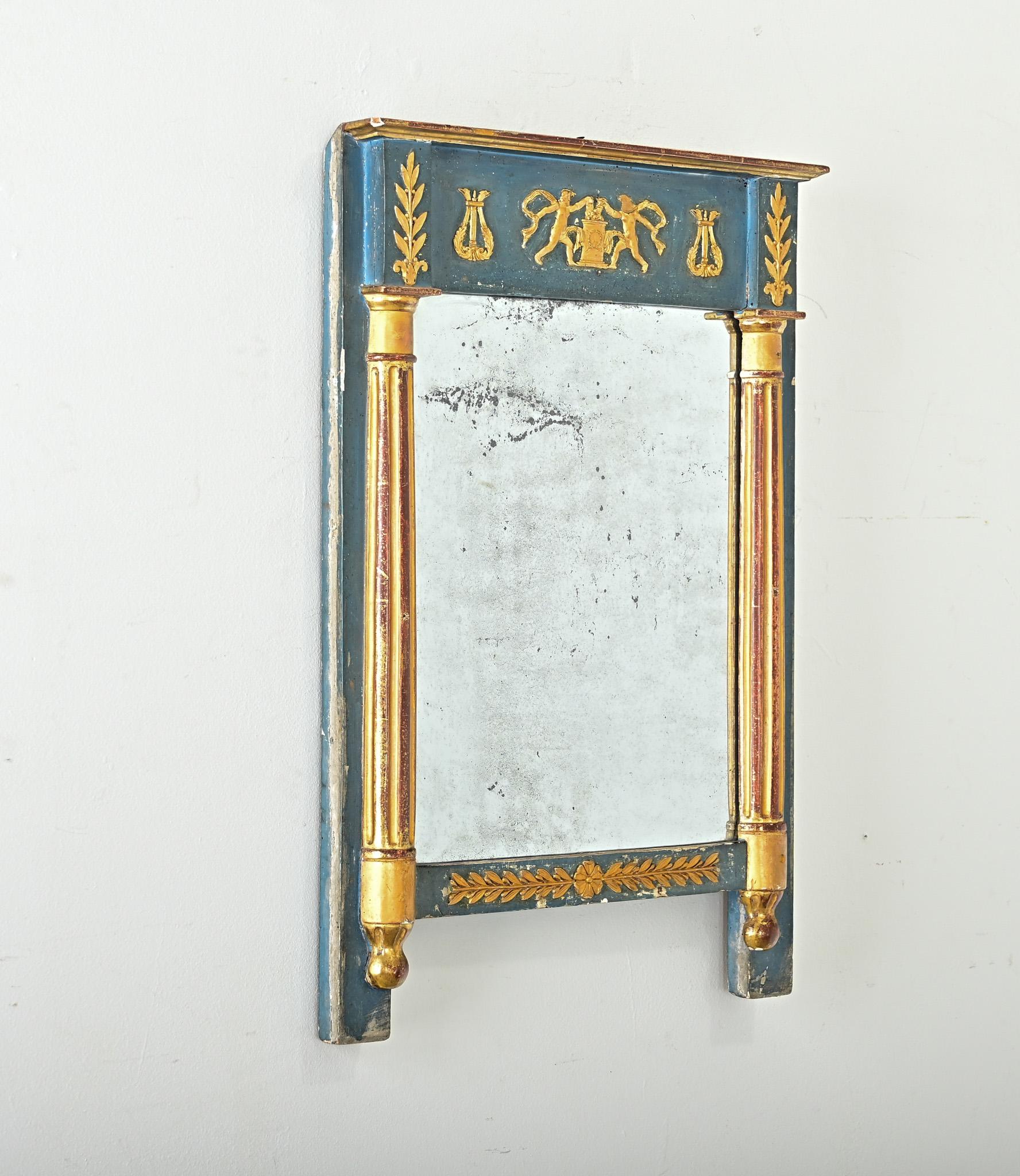 Intagliato Petite Trumeau neoclassico francese del XIX secolo in vendita