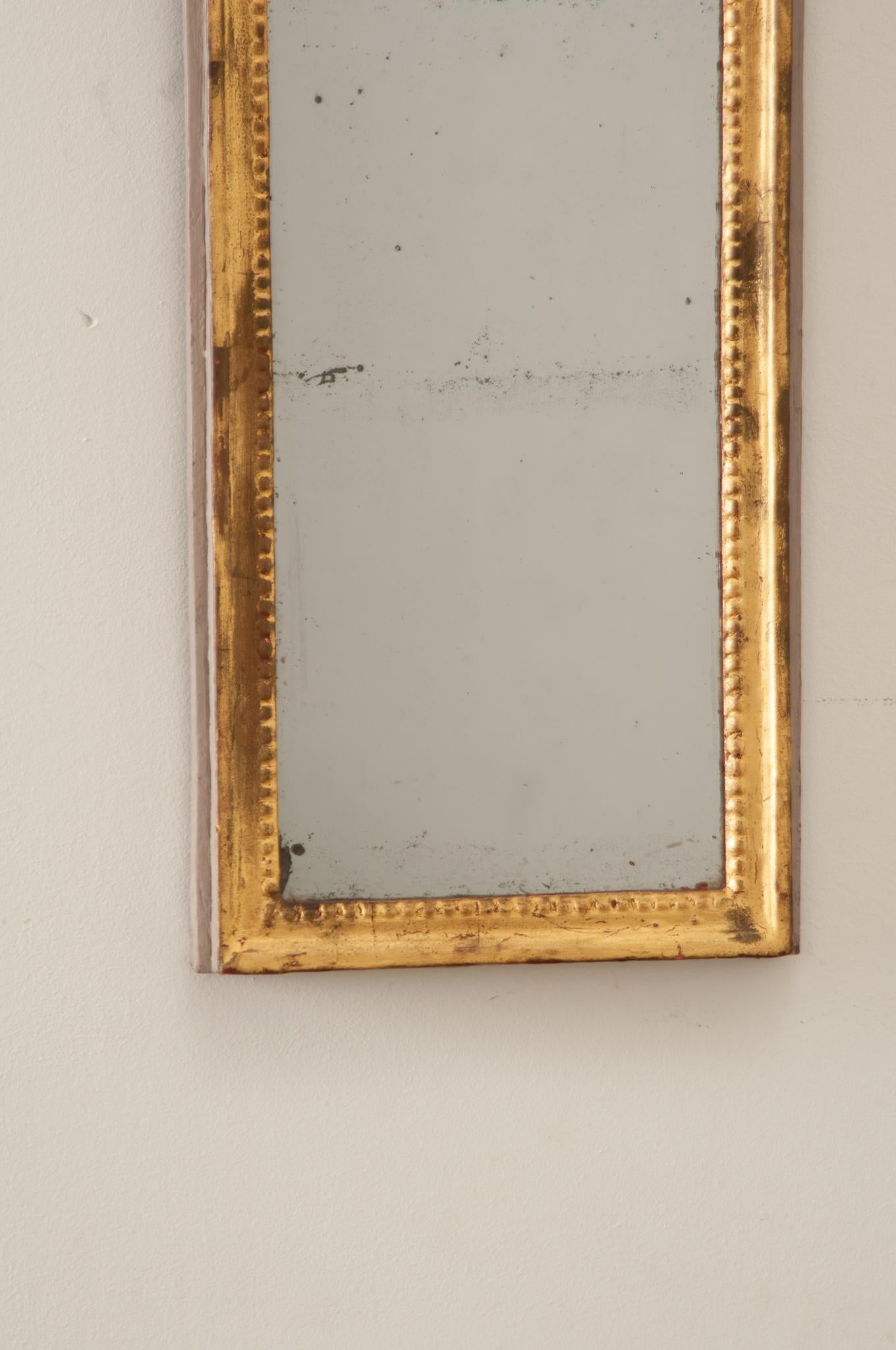 French 19th Century Petite Symmetrical Gilt Mirror In Good Condition In Baton Rouge, LA