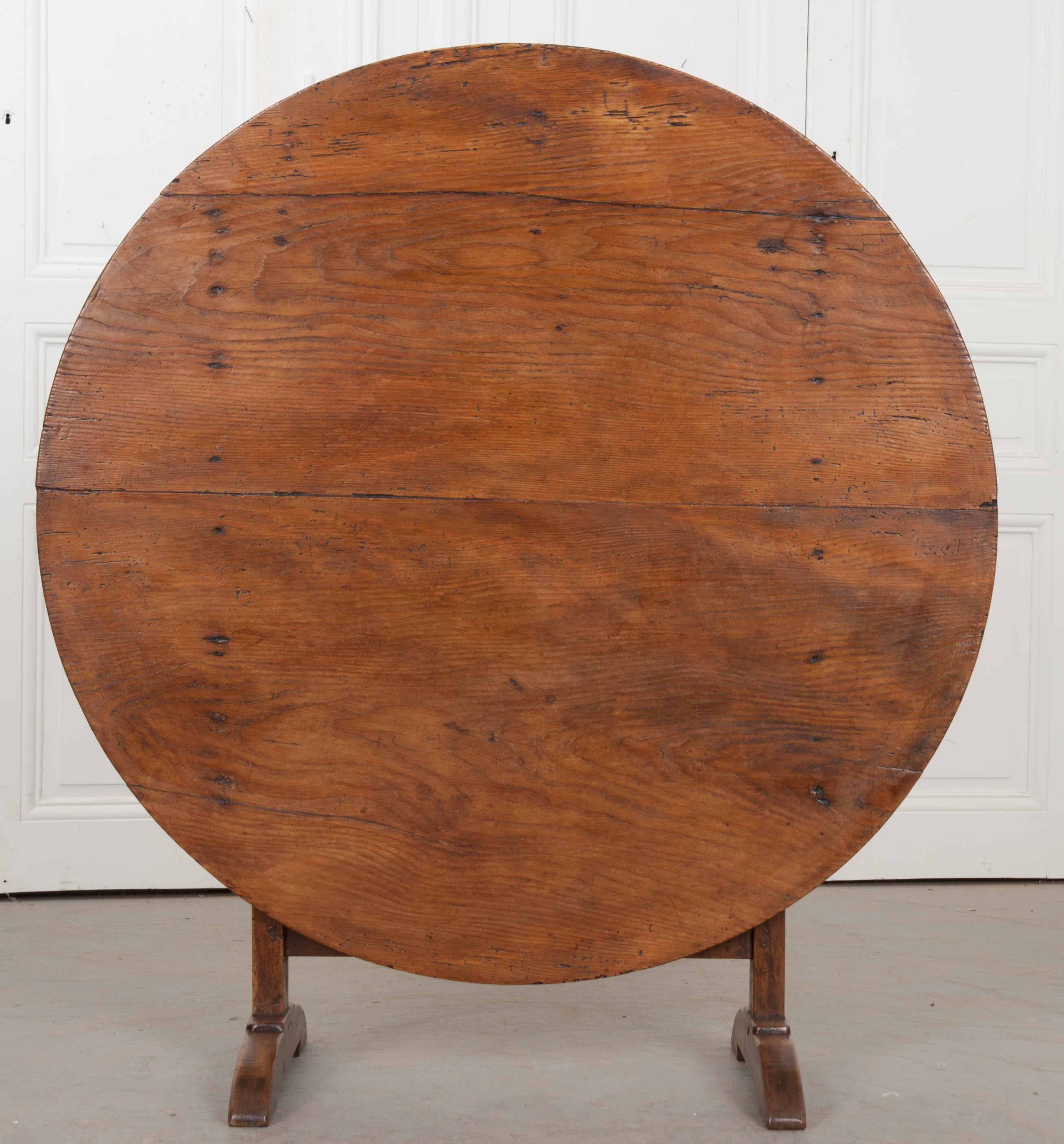 French 19th Century Pine and Walnut Wine Tasters Table In Good Condition In Baton Rouge, LA