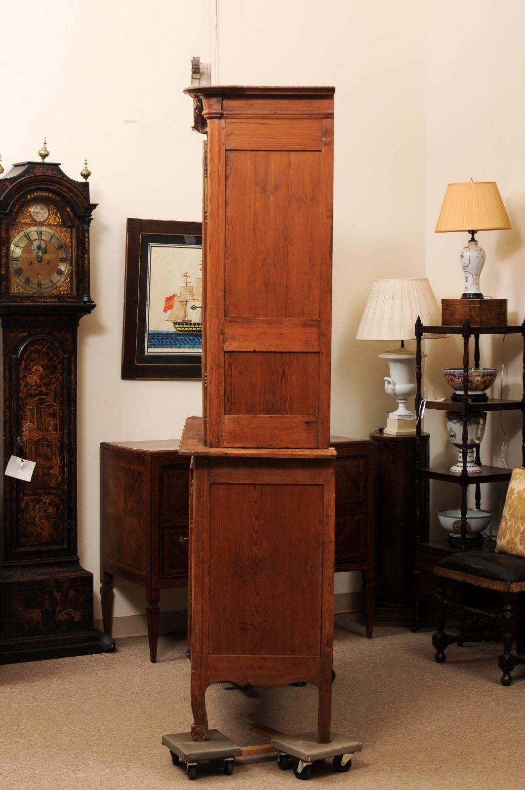 French 19th Century Pine Buffet Deux Corps with Glazed Cabinet Doors For Sale 7