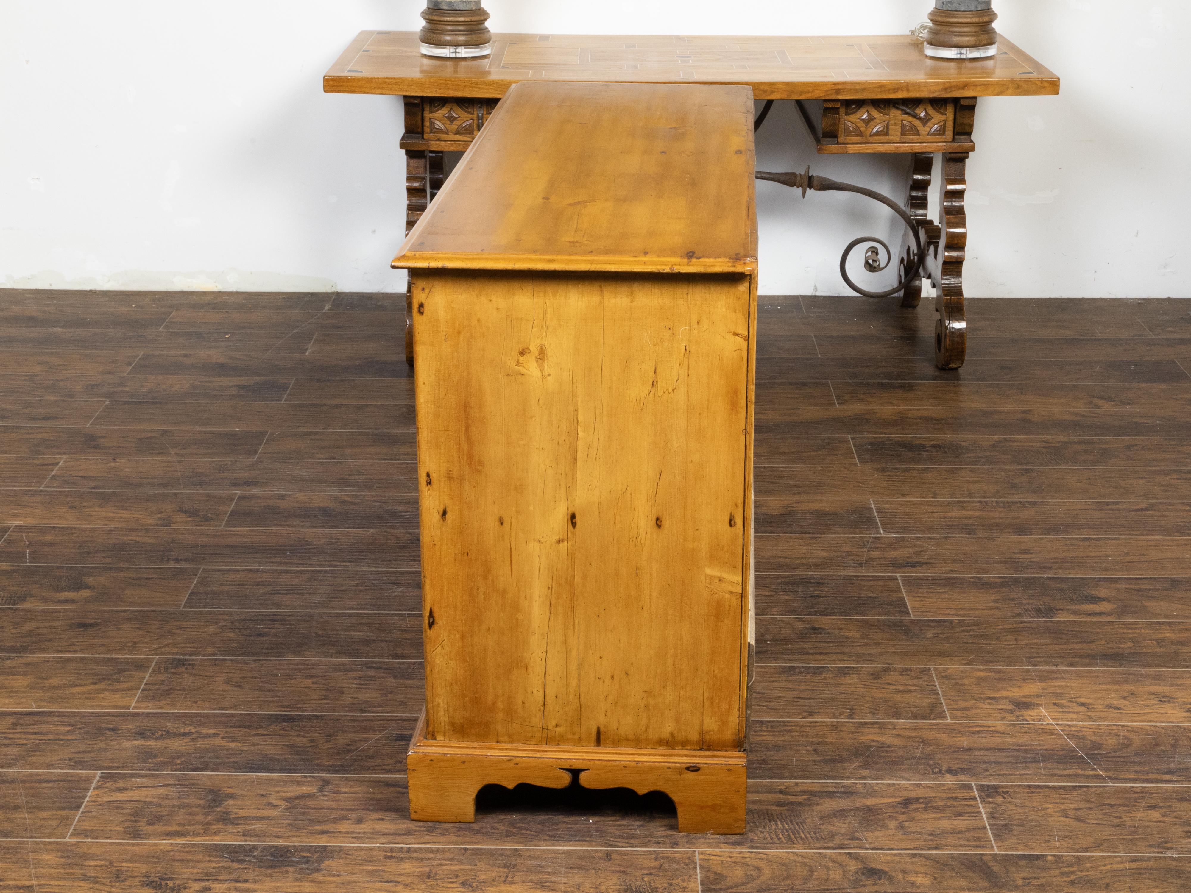 French 19th Century Pine Buffet with Two Doors and Carved Ogee Bracket Feet For Sale 4