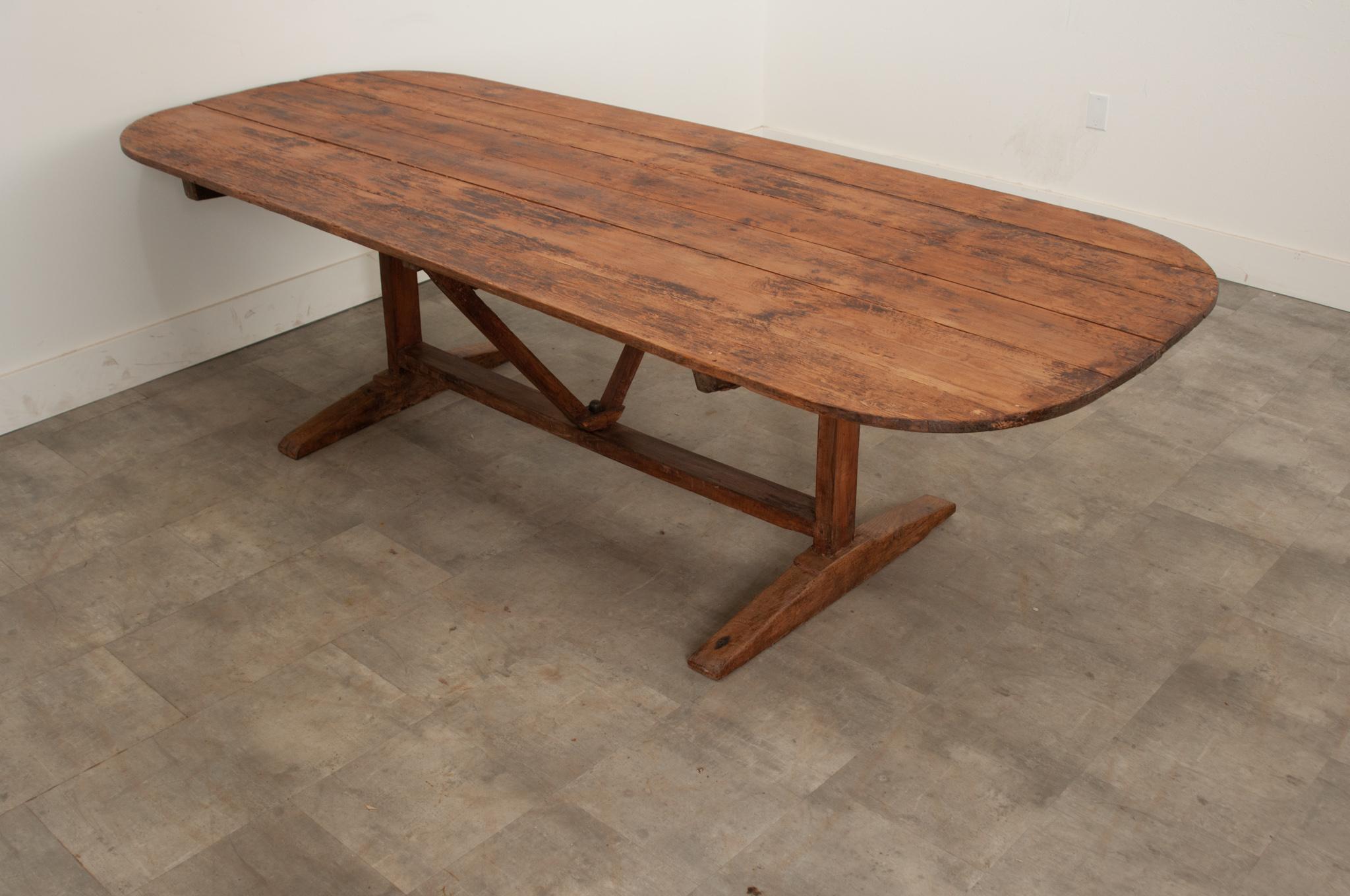 French 19th Century Pine Vendange Table For Sale 1