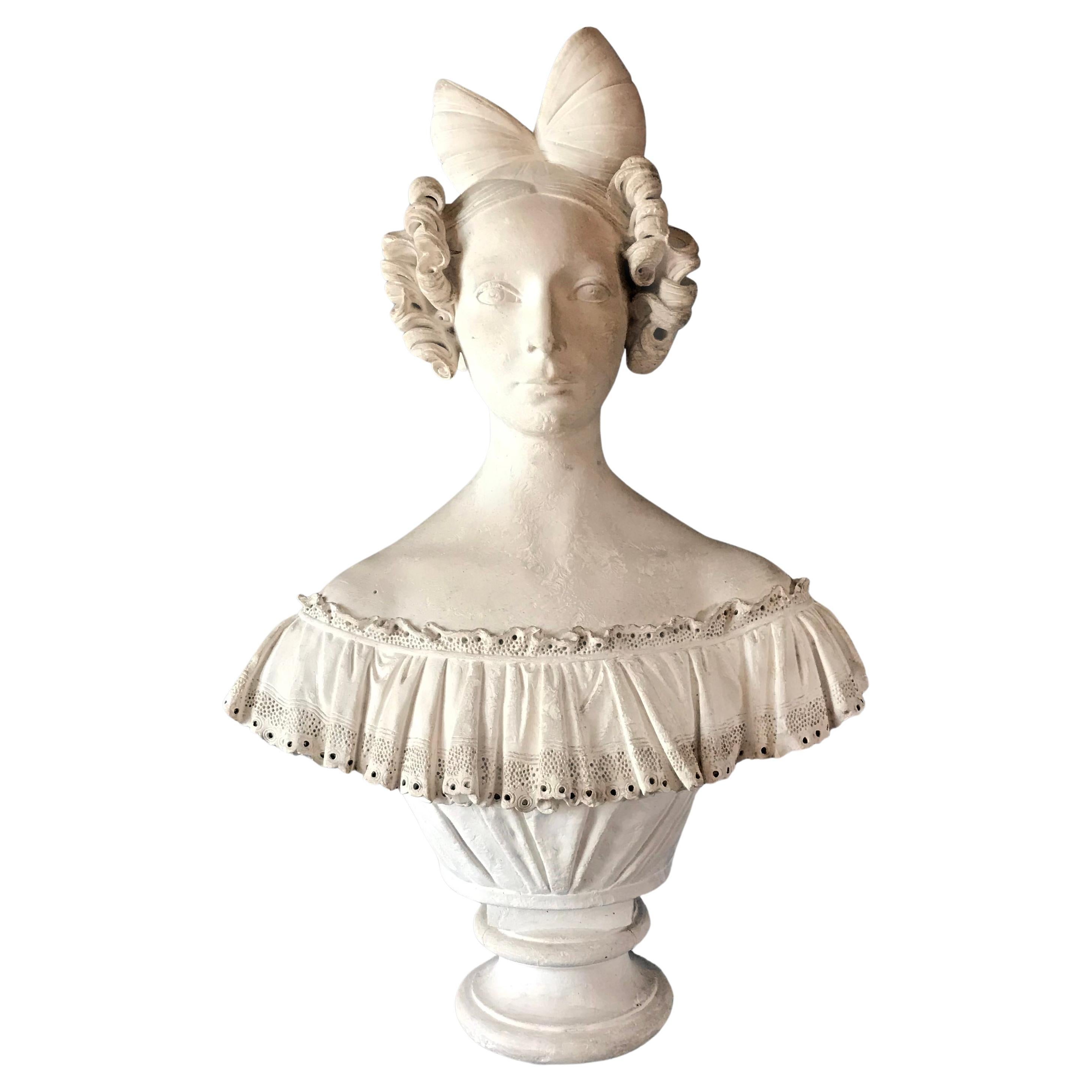 Buste en plâtre d'une dame française du 19e siècle en vente