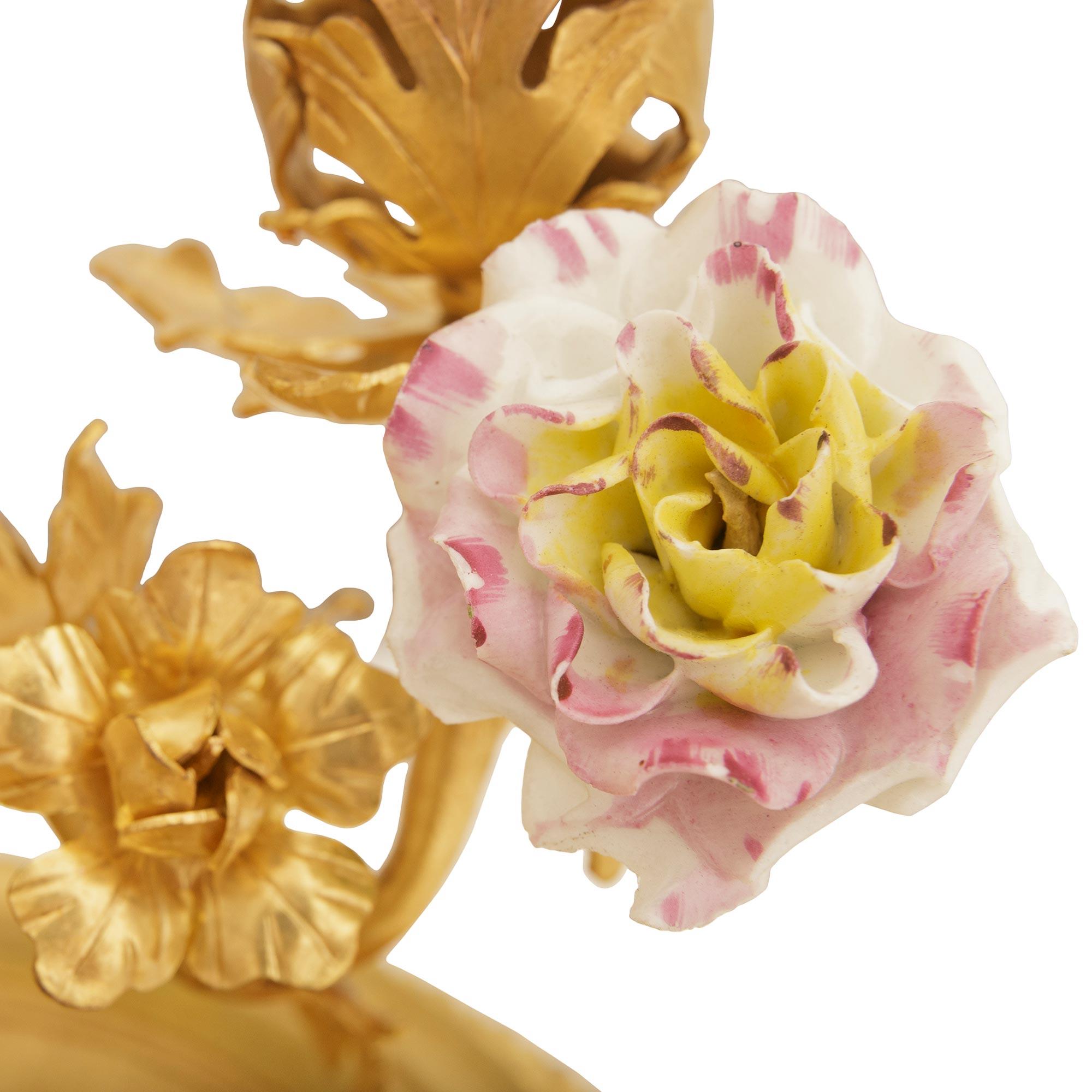 Lámpara Bouillotte francesa del siglo XIX de porcelana, metal dorado y ormolu en venta 2