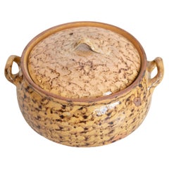 Piatto da forno coperto in ceramica francese del XIX secolo con smalto marrone a macchie