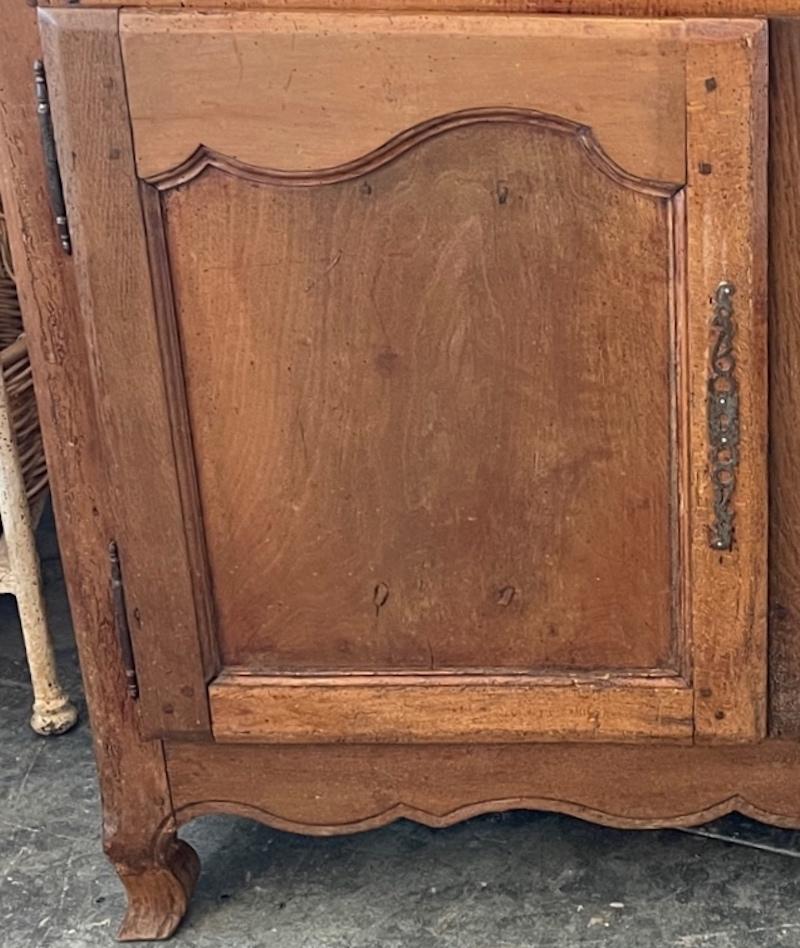 French 19th Century Provençal 2 Doors Buffet For Sale 3