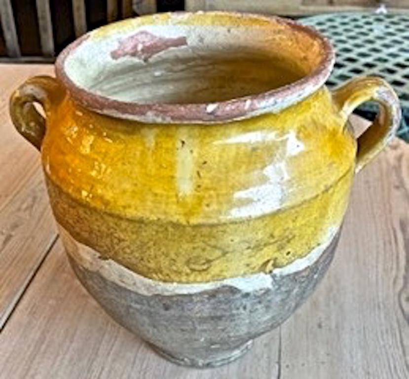 French 19th Century Provençal Half Glazed Terracotta Confit Pot For Sale 6
