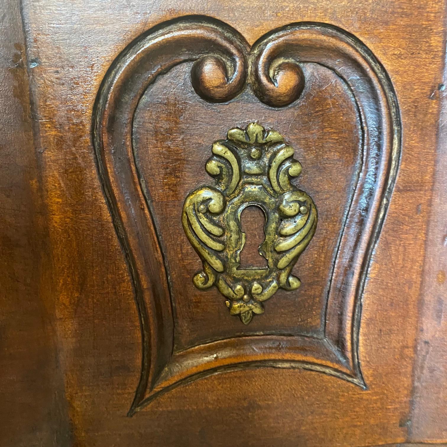 French 19th Century Provincial Carved Walnut Sideboard Buffet In Good Condition For Sale In Hopewell, NJ