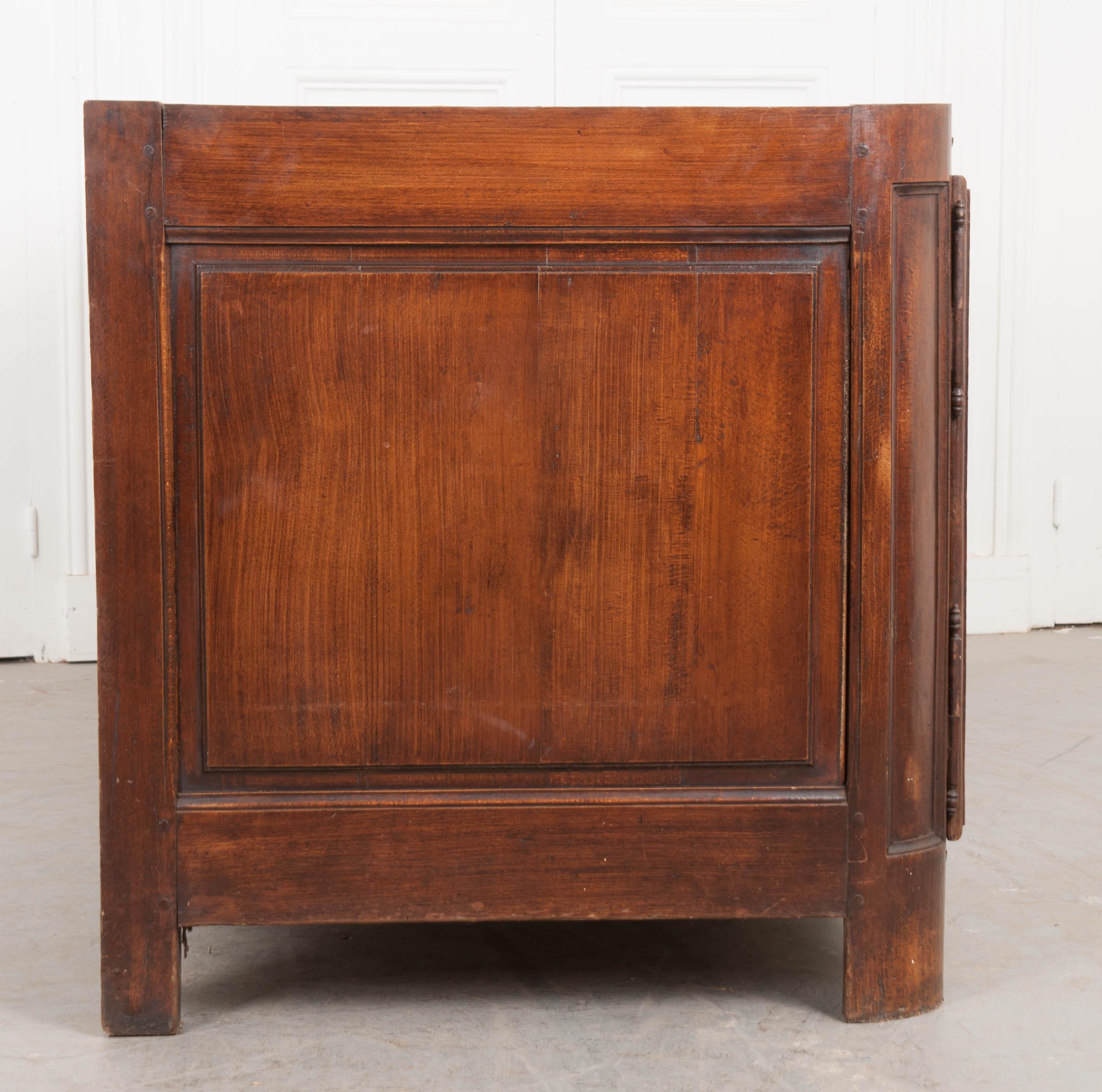 French 19th Century Provincial Walnut Enfilade For Sale 3