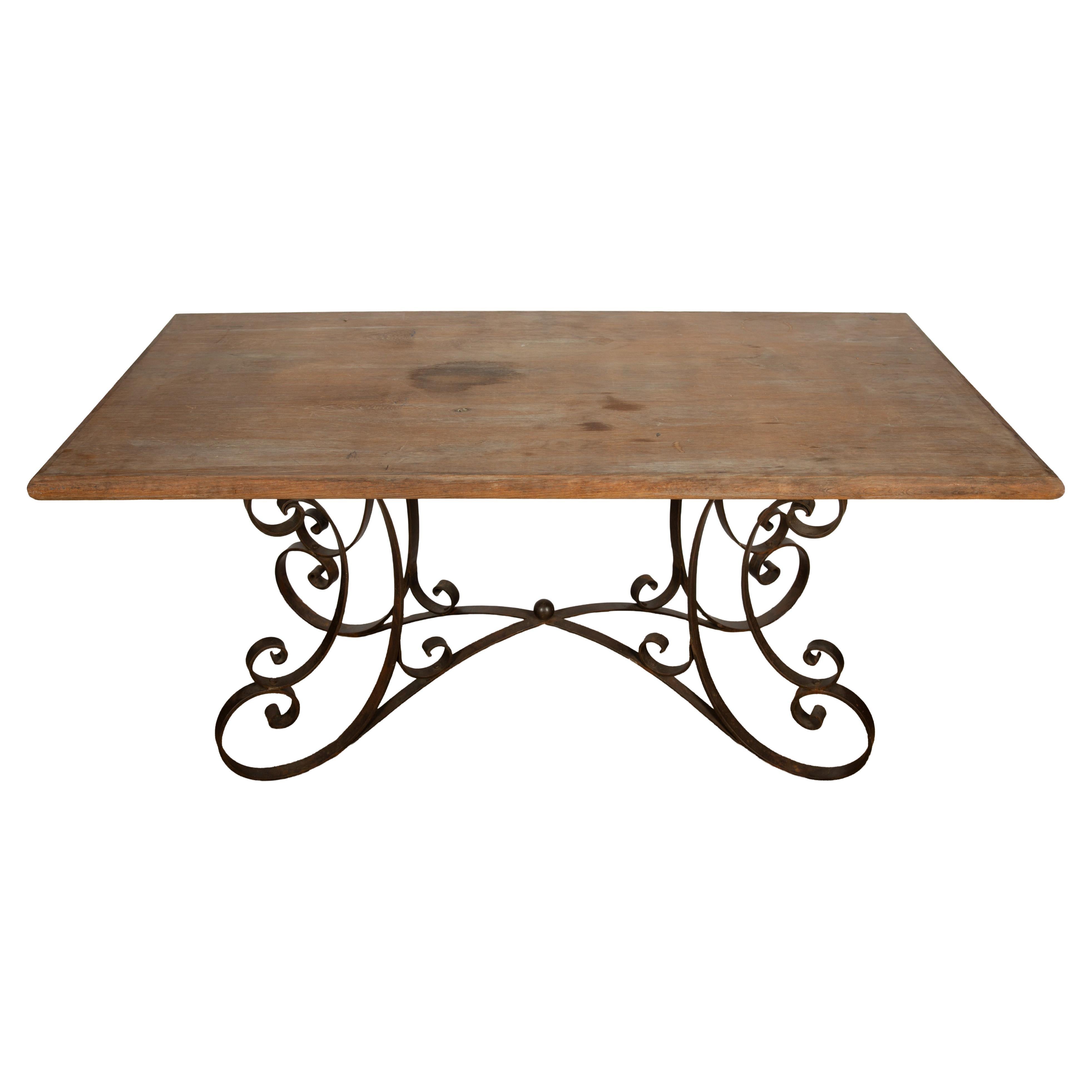Table provinciale du 19e siècle en fer forgé avec plateau rectangulaire en Wood Wood