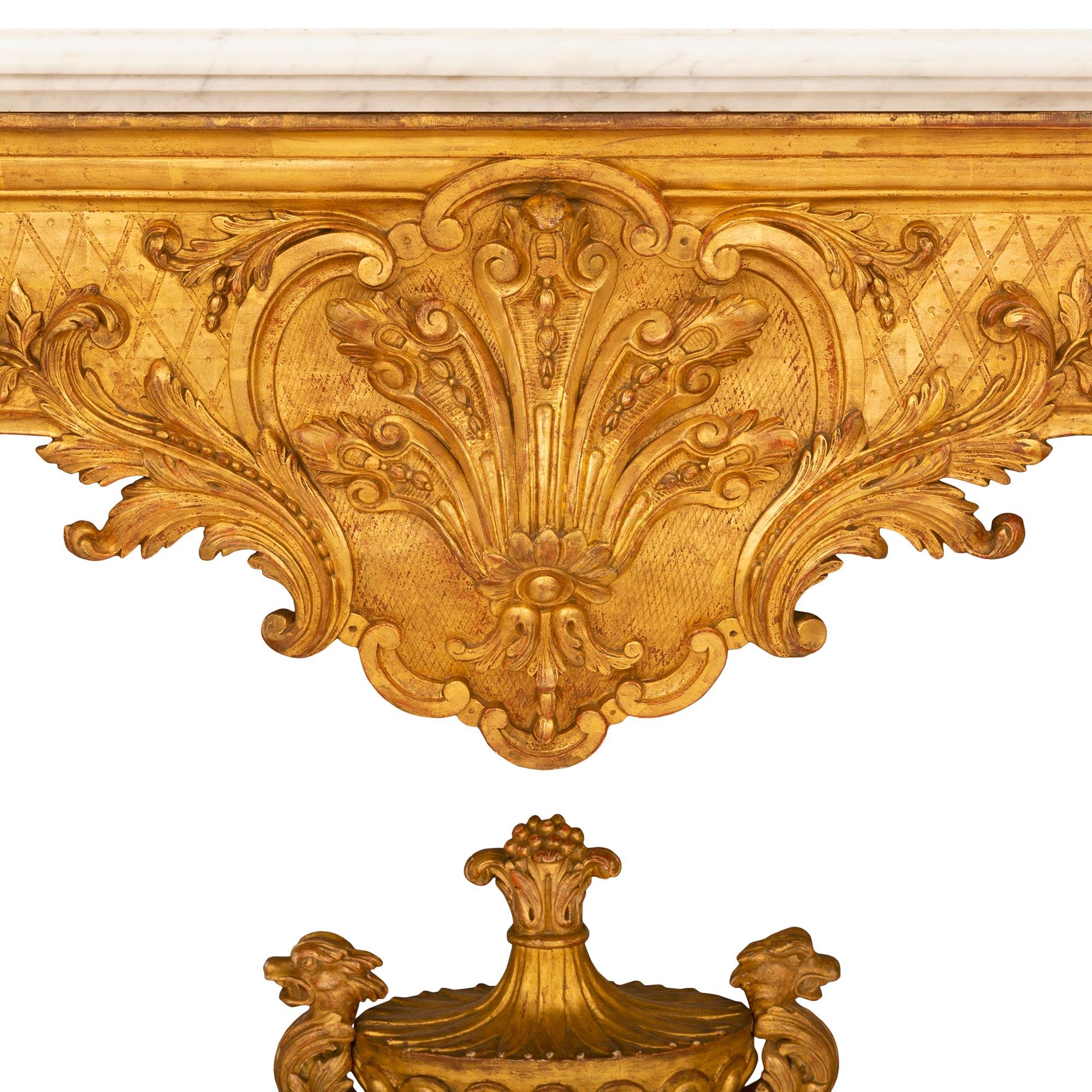 Console Régence française du 19ème siècle en bois doré et marbre de Carrare blanc en vente 1