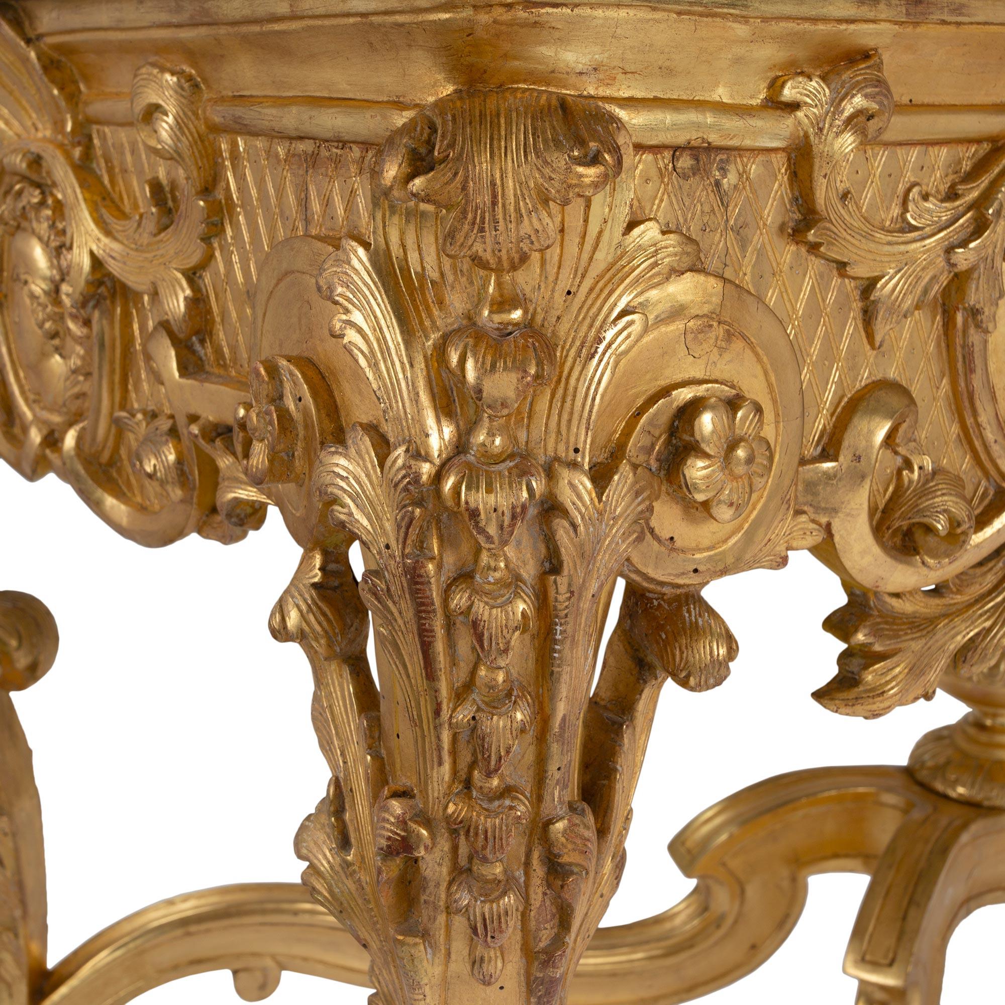 Mitteltisch aus vergoldetem Holz und Carrara-Marmor im Regency-Stil des 19. Jahrhunderts im Angebot 6