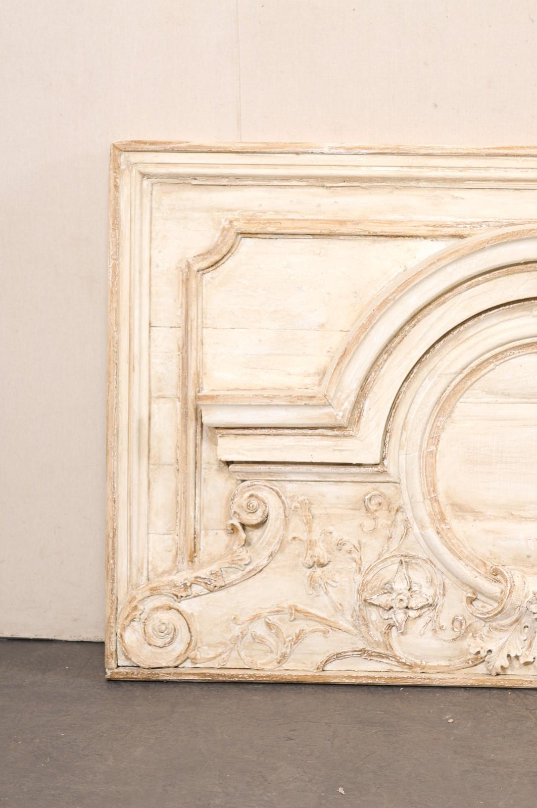 Panel decorativo de pared francés del siglo XIX tallado en relieve, 1,5 m de ancho Francés en venta