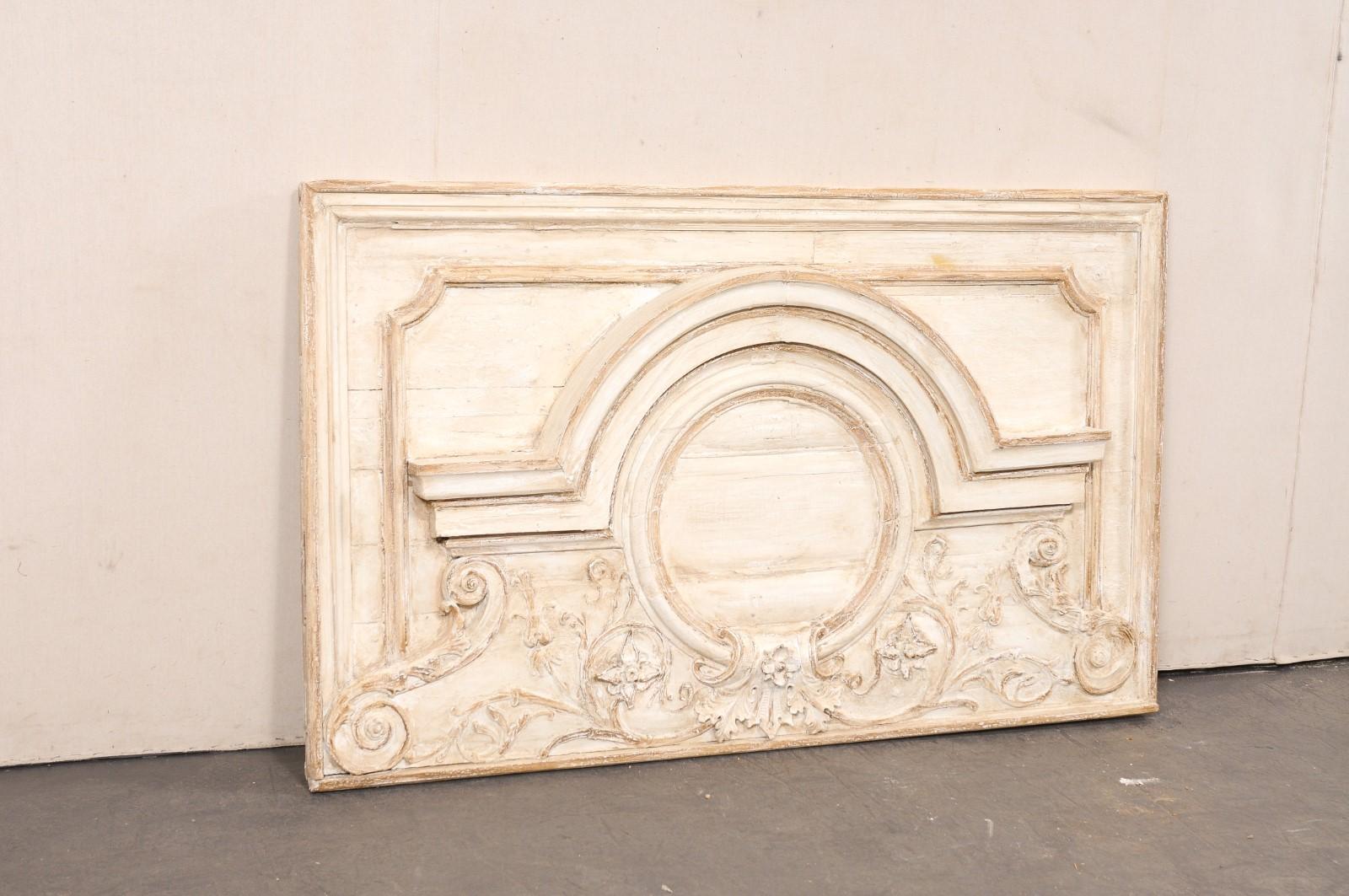 Panel decorativo de pared francés del siglo XIX tallado en relieve, 1,5 m de ancho en venta 1