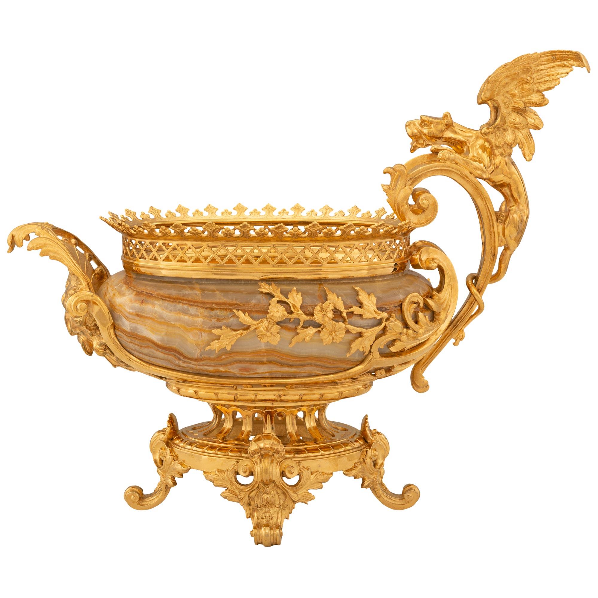 French 19th Century Renaissance St. Alabastro Marble and Ormolu Centerpiece In Good Condition For Sale In West Palm Beach, FL
