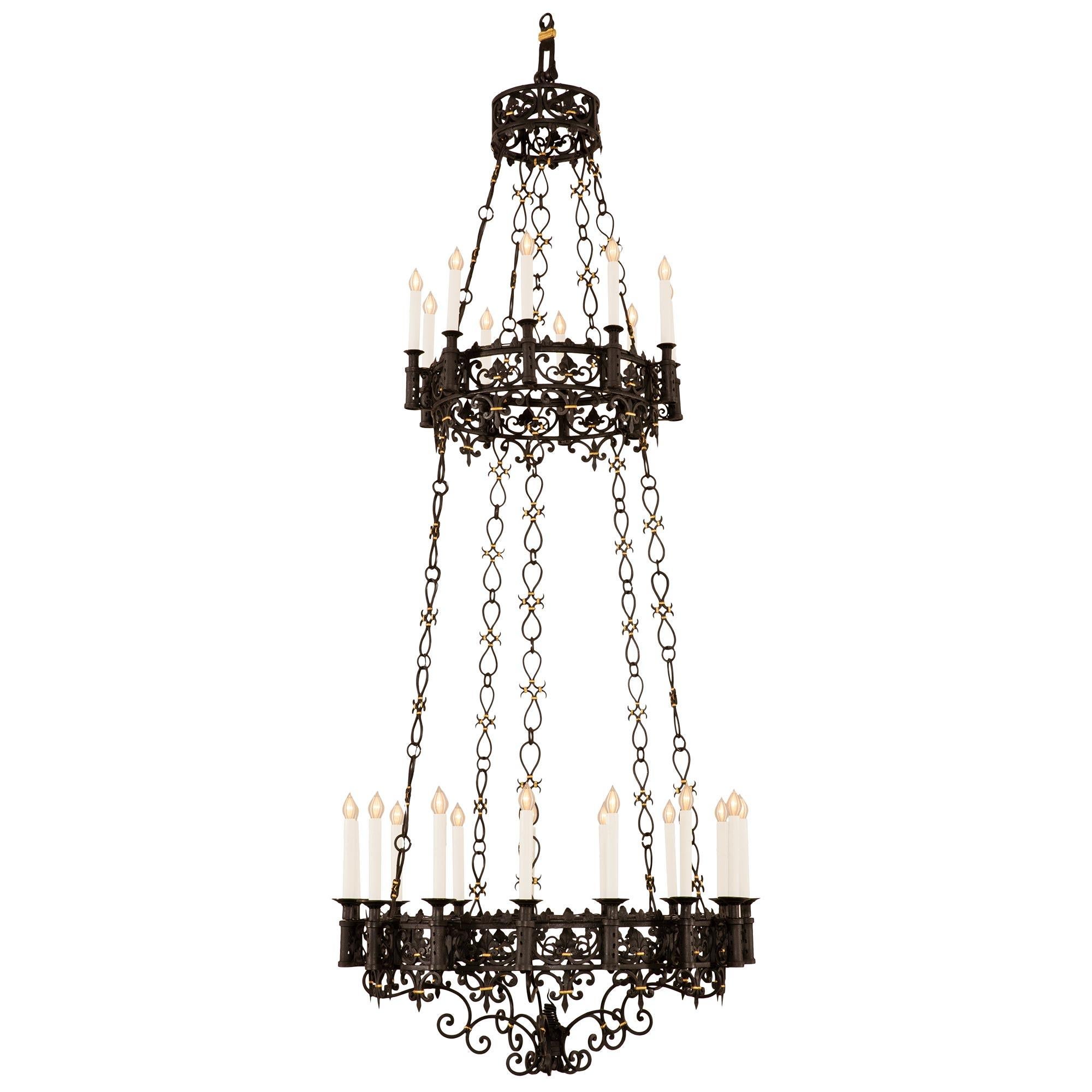 French 19th century Renaissance st. Gilt and Wrought Iron chandelier In Good Condition For Sale In West Palm Beach, FL