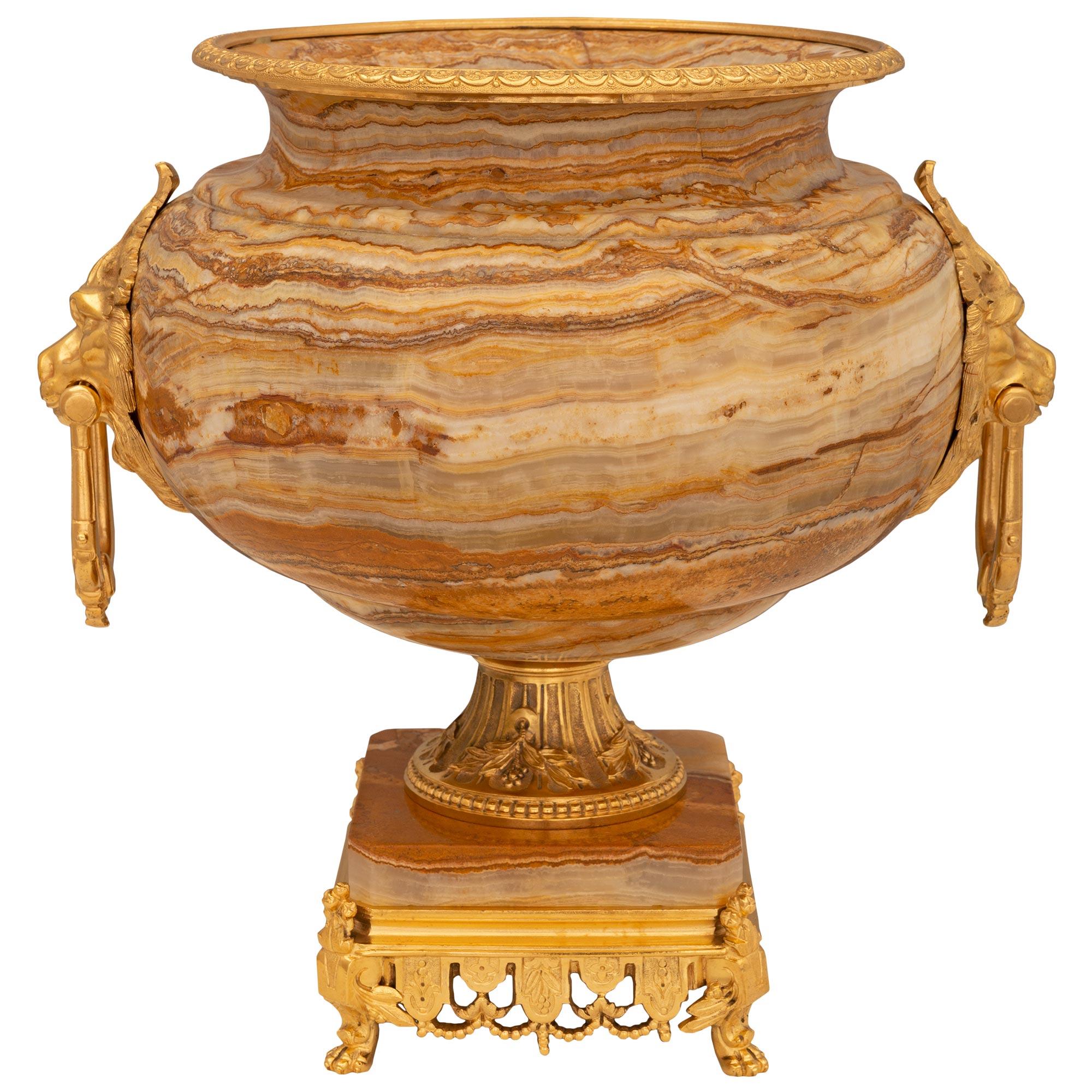 French 19th Century Renaissance St. Ormolu And Alabastro Fiorito Marble Urn In Good Condition For Sale In West Palm Beach, FL