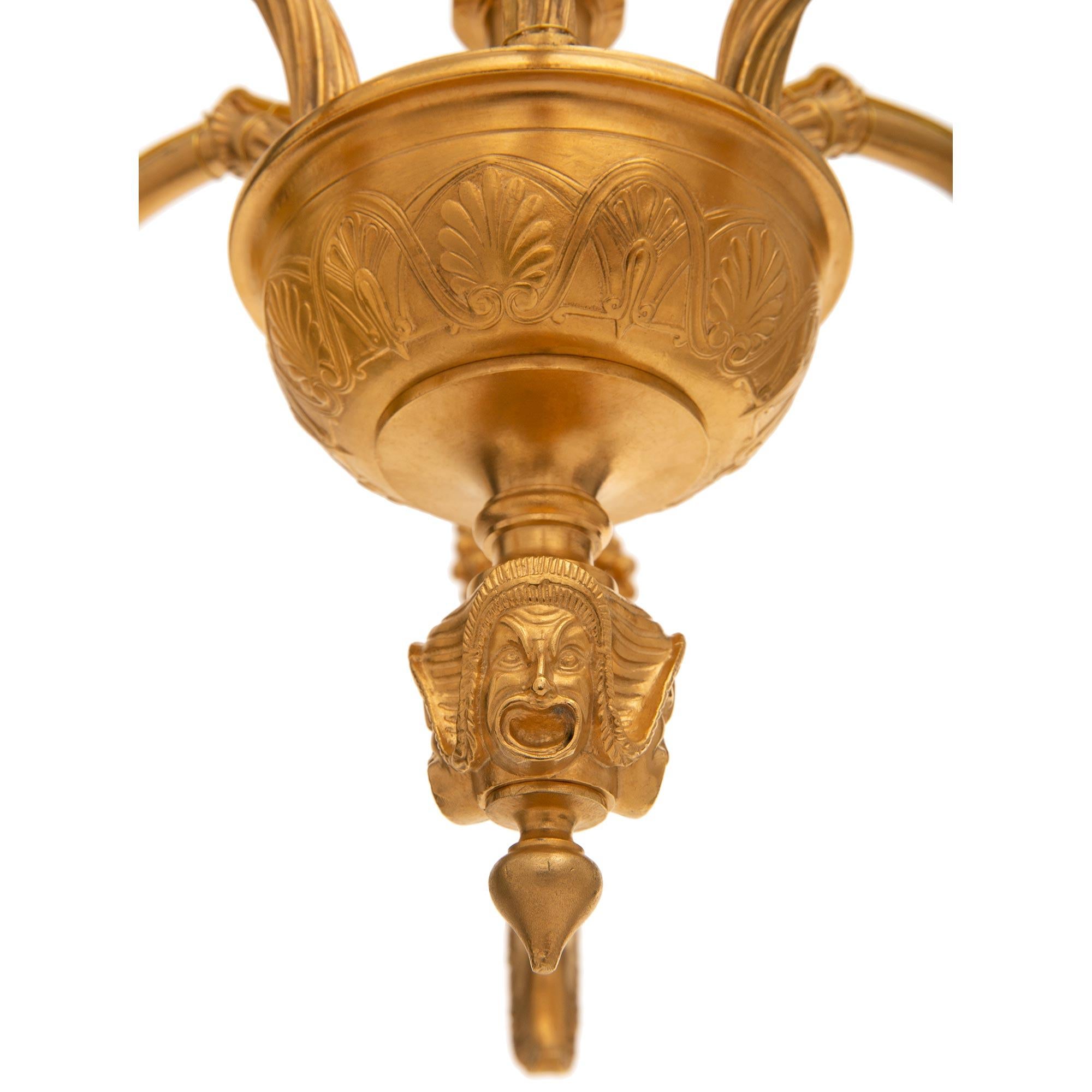 Bronze doré Lustre à cinq bras de lumière en bronze doré French Renaissance du 19ème siècle en vente