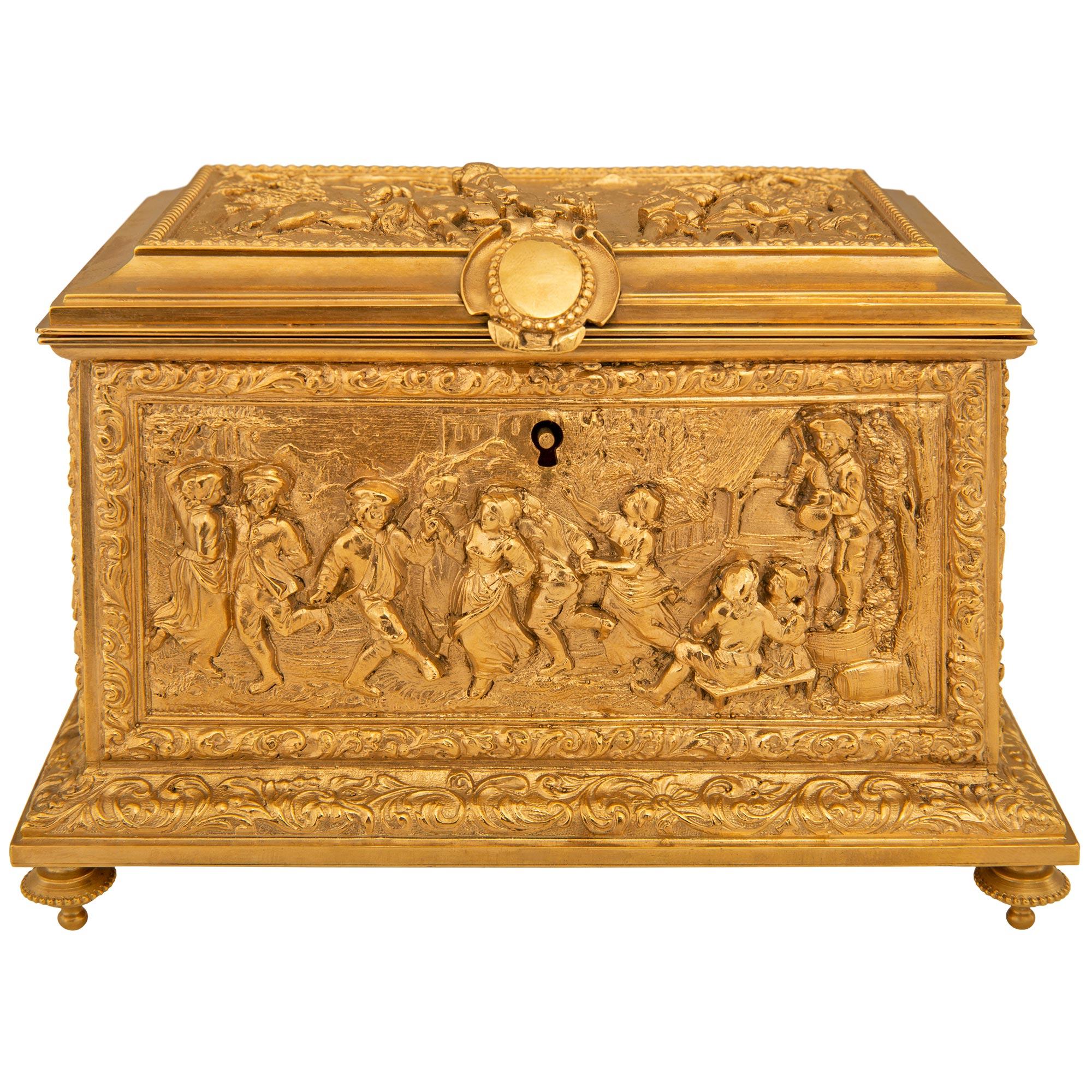 Boîte à bijoux française de la Renaissance du 19ème siècle en bronze doré, signée A.B. Paris en vente 6