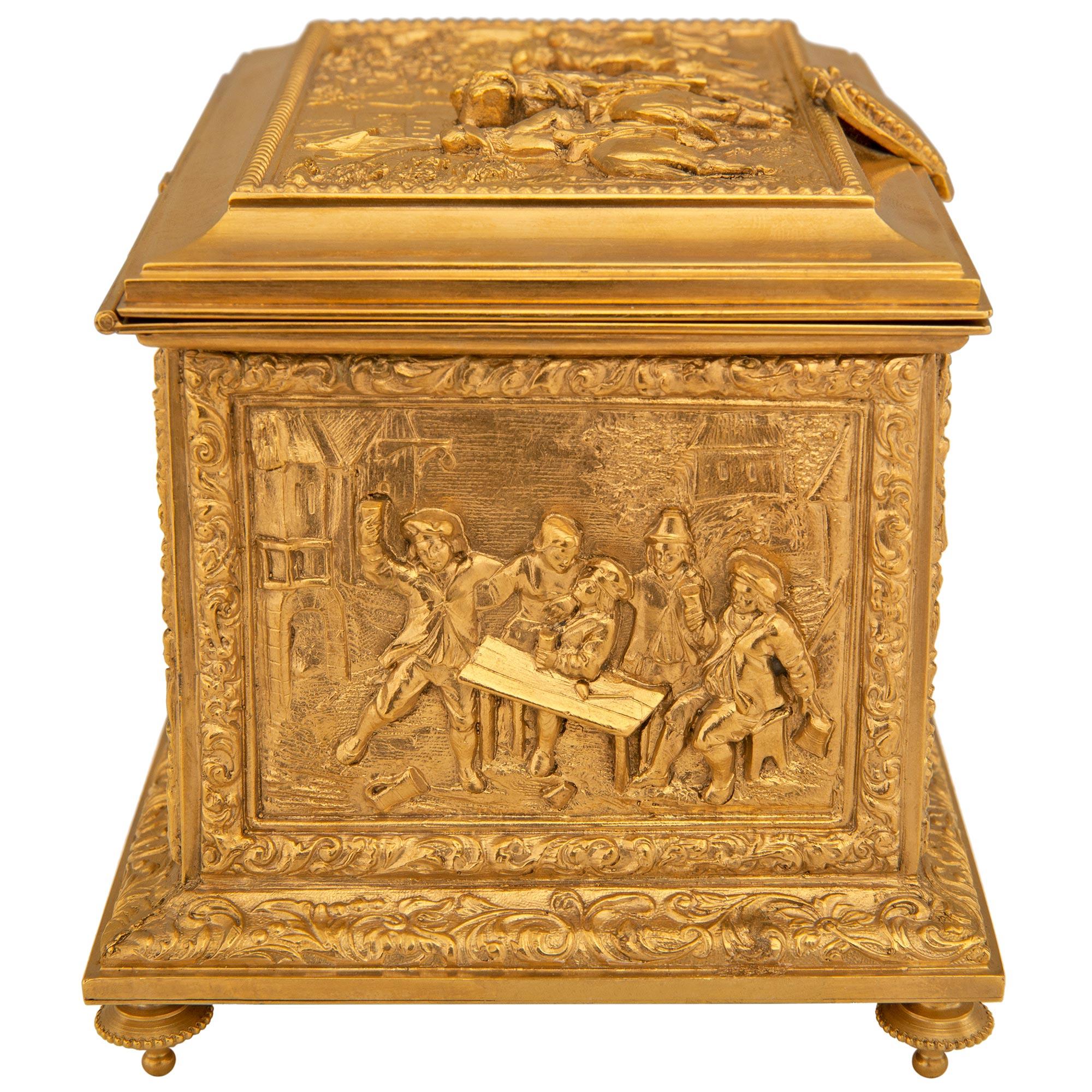 Boîte à bijoux française de la Renaissance du 19ème siècle en bronze doré, signée A.B. Paris Bon état - En vente à West Palm Beach, FL