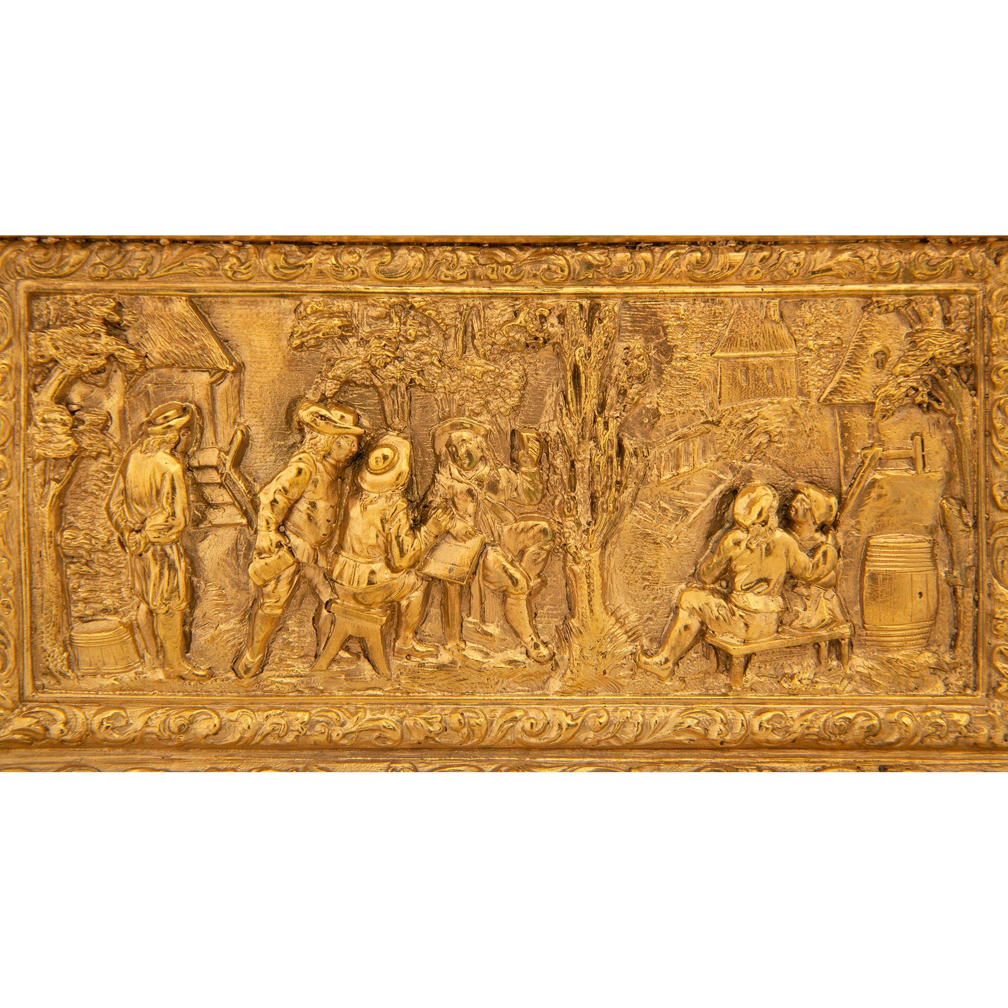 Boîte à bijoux française de la Renaissance du 19ème siècle en bronze doré, signée A.B. Paris en vente 2