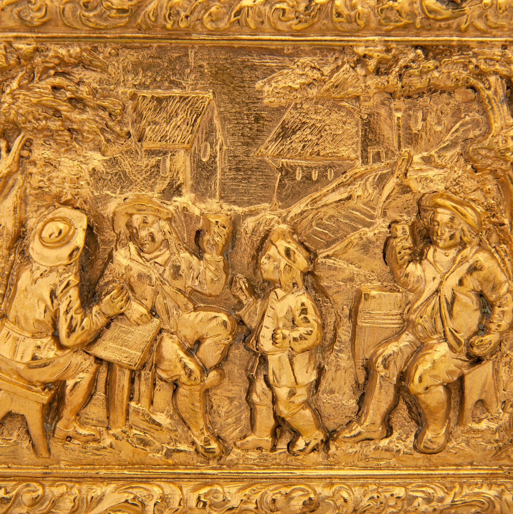 Boîte à bijoux française de la Renaissance du 19ème siècle en bronze doré, signée A.B. Paris en vente 3