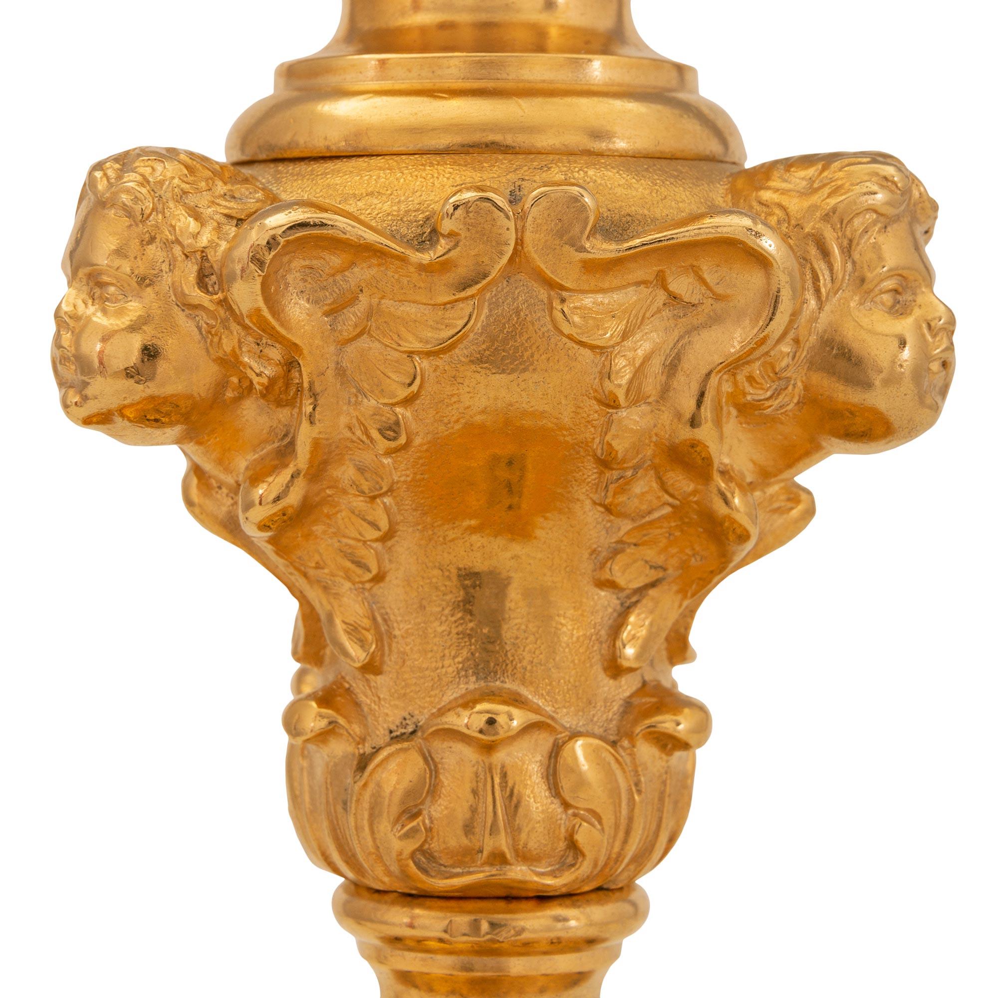 Bronze doré Lampe française de style Renaissance du XIXe siècle en bronze doré en vente