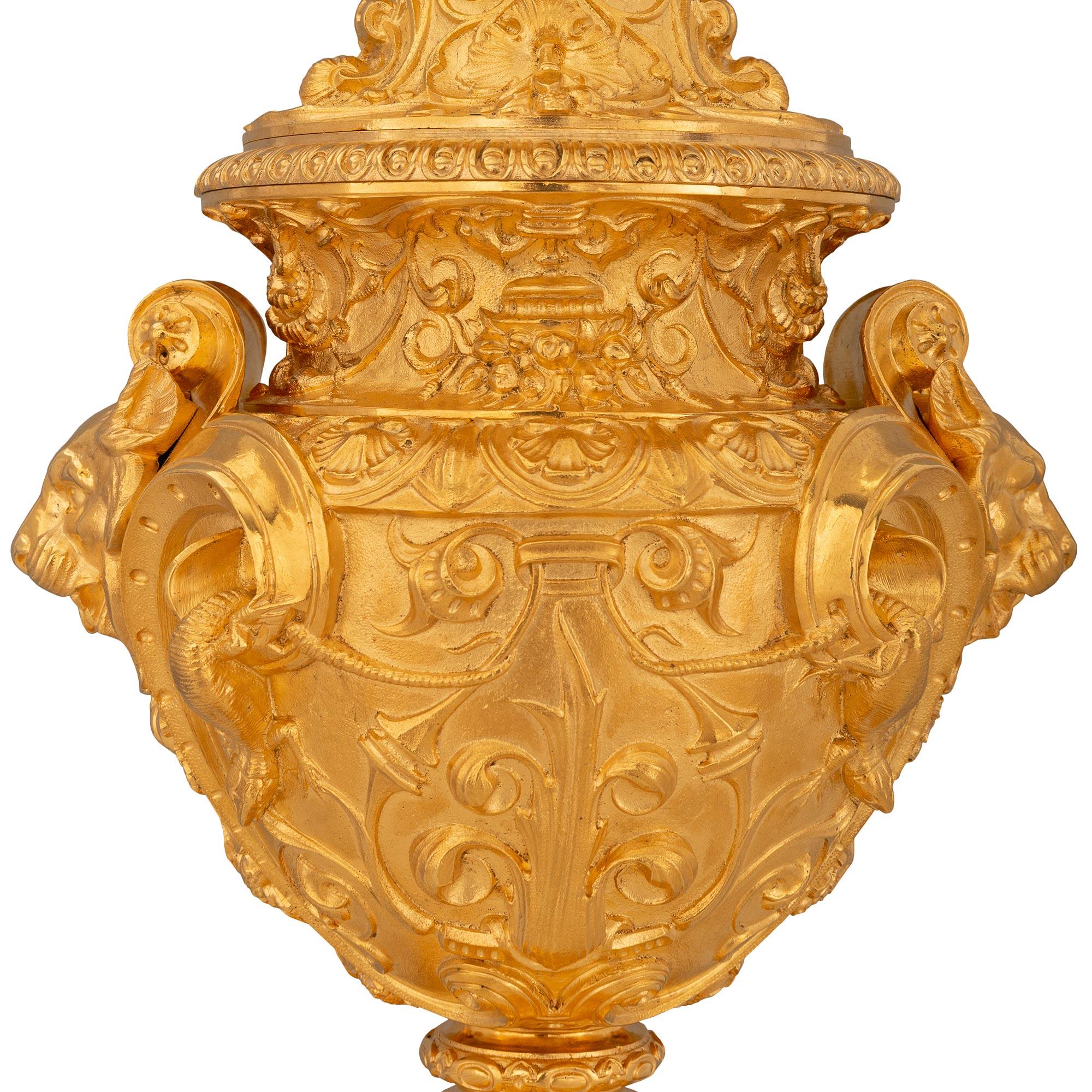 Bronze doré Lampe française de style Renaissance du XIXe siècle en bronze doré en vente