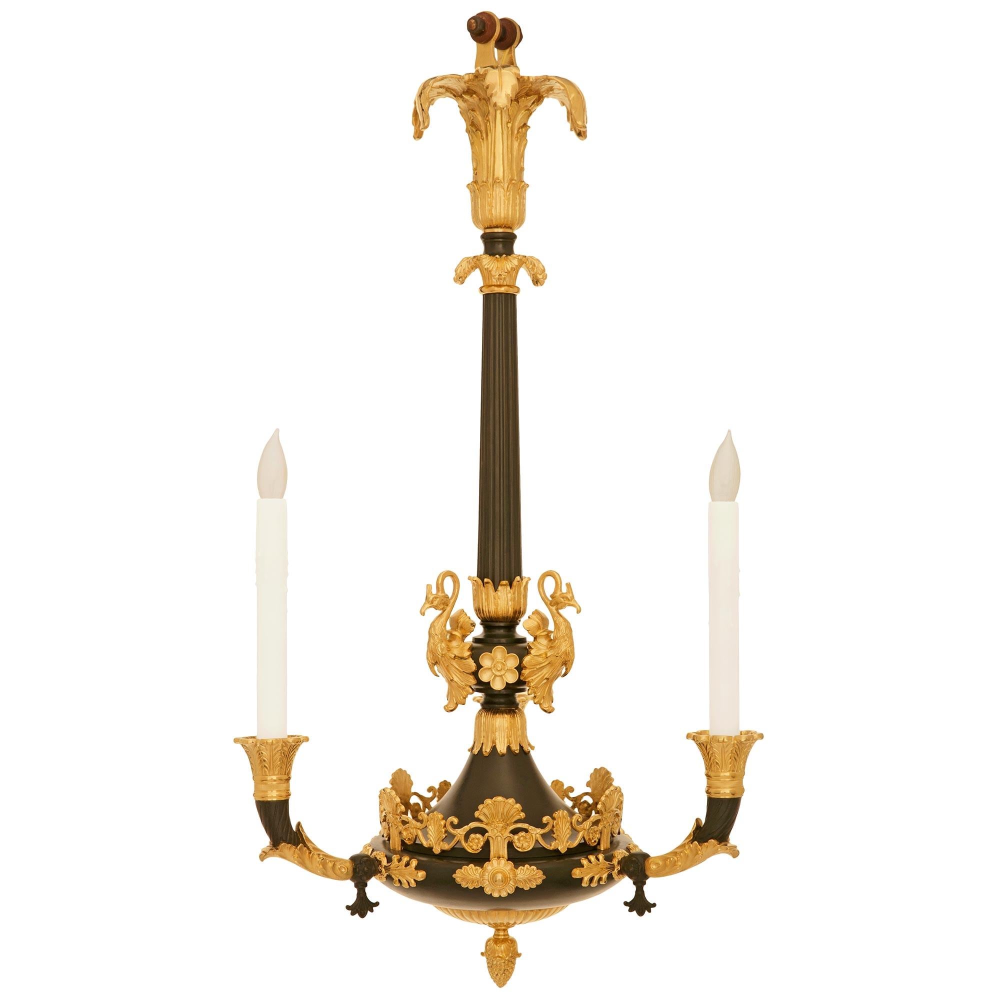Francese Lampadario rinascimentale francese del XIX secolo in bronzo patinato e Ormolu in vendita