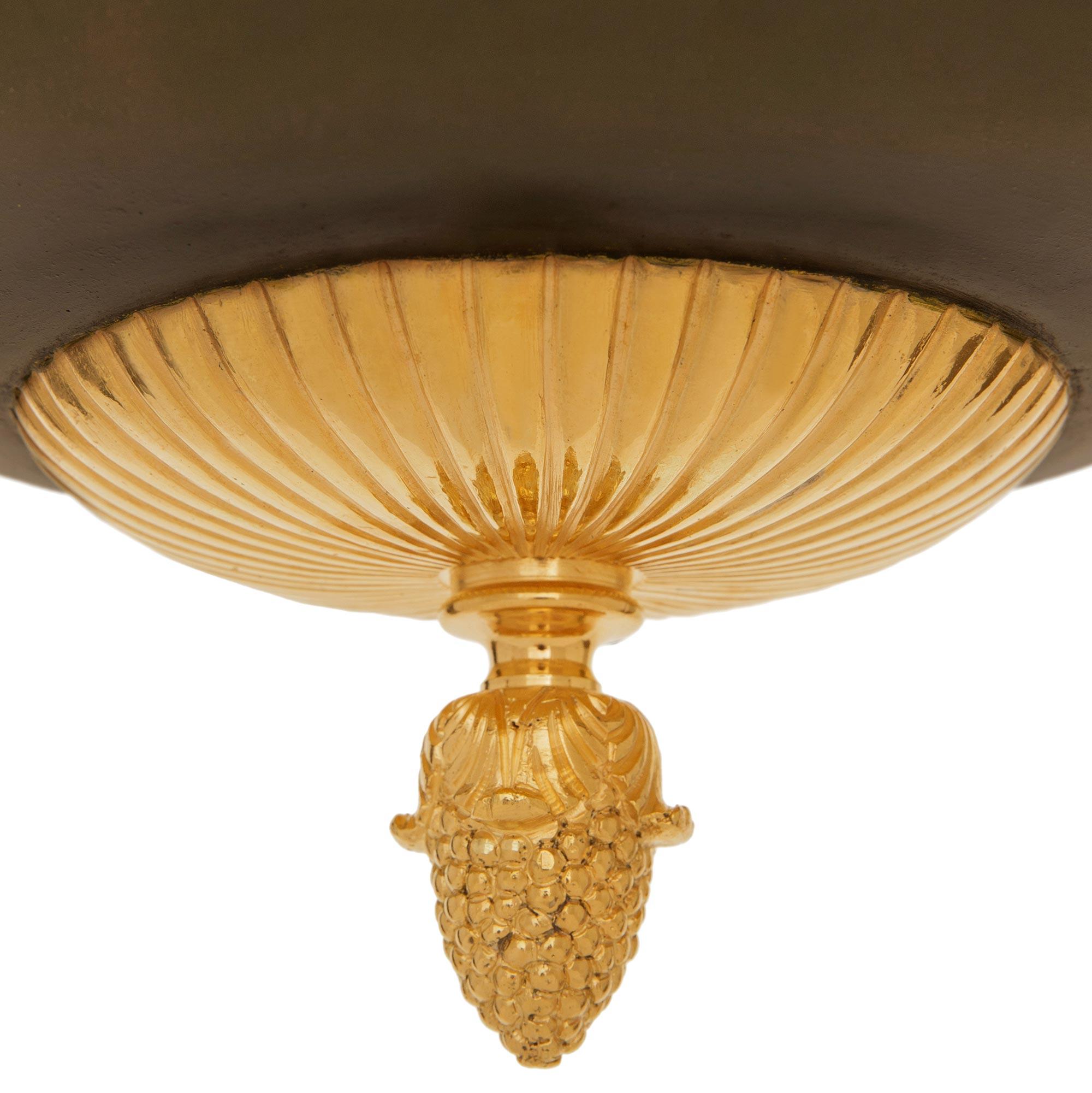 Lampadario rinascimentale francese del XIX secolo in bronzo patinato e Ormolu in vendita 3