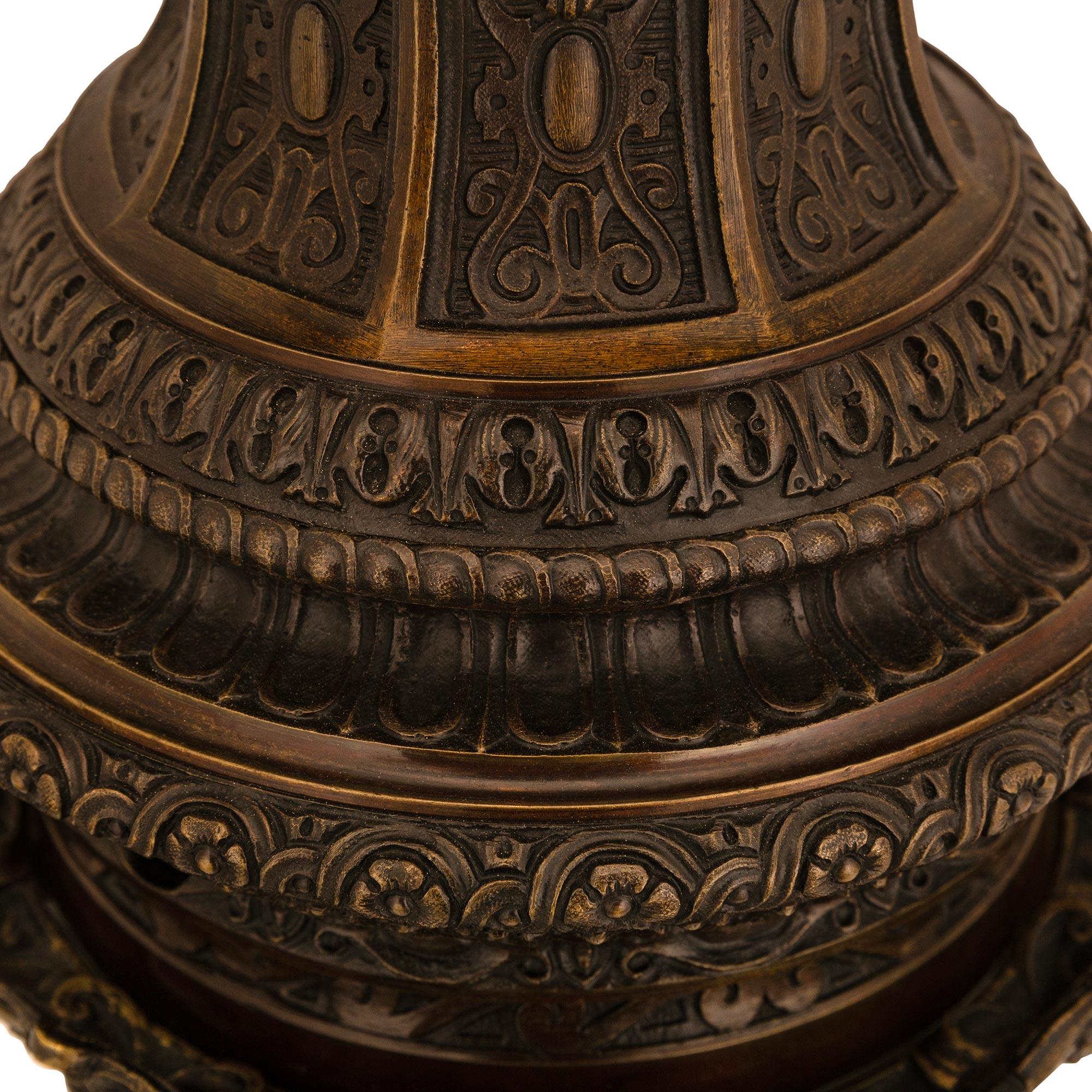 Lampes en bronze patiné de la Renaissance française du 19e siècle Bon état - En vente à West Palm Beach, FL
