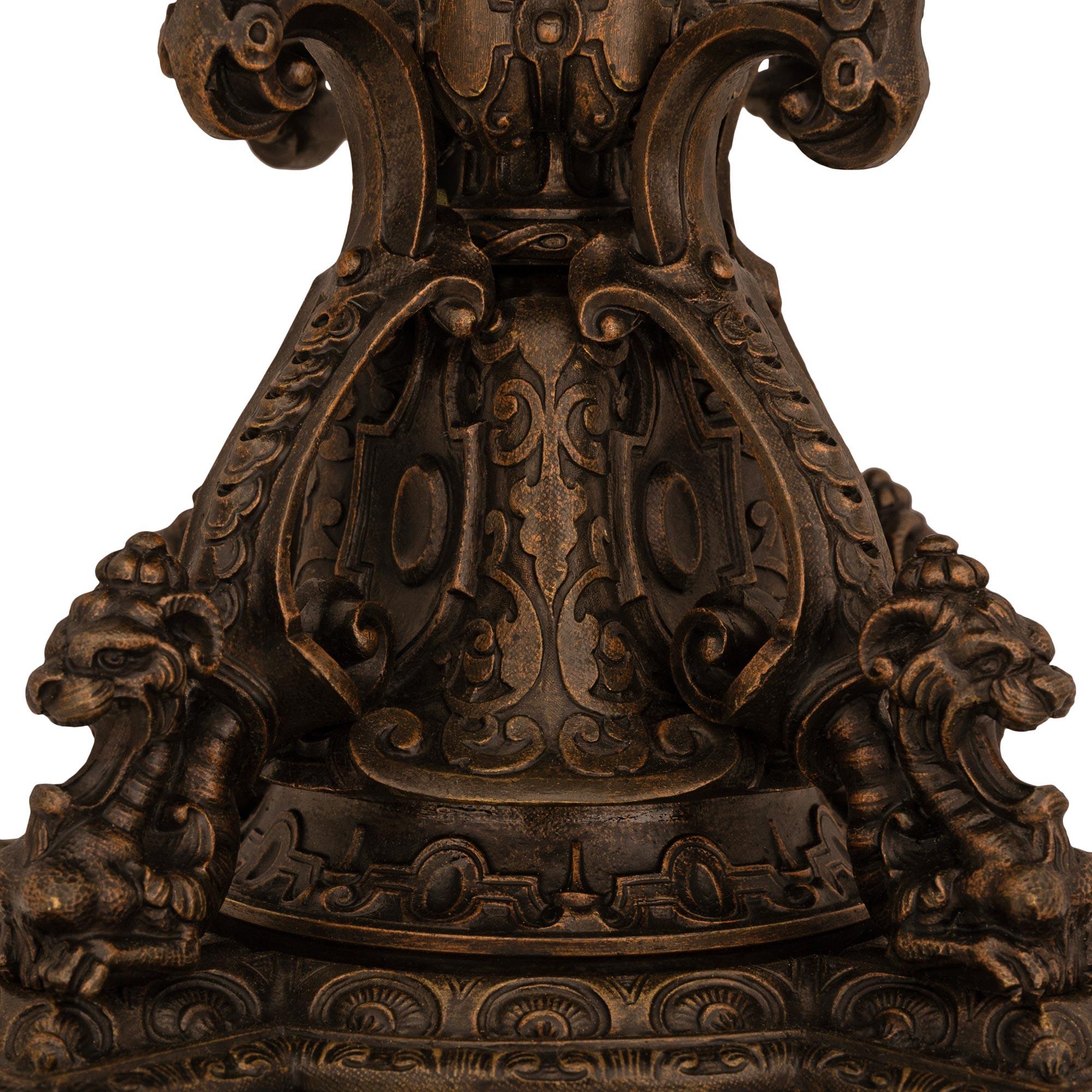 Lampes en bronze patiné de la Renaissance française du 19e siècle en vente 1