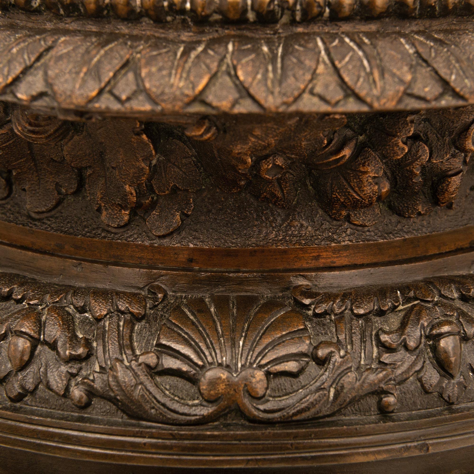 French 19th Century Renaissance St. Patinated Bronze Urns For Sale 2