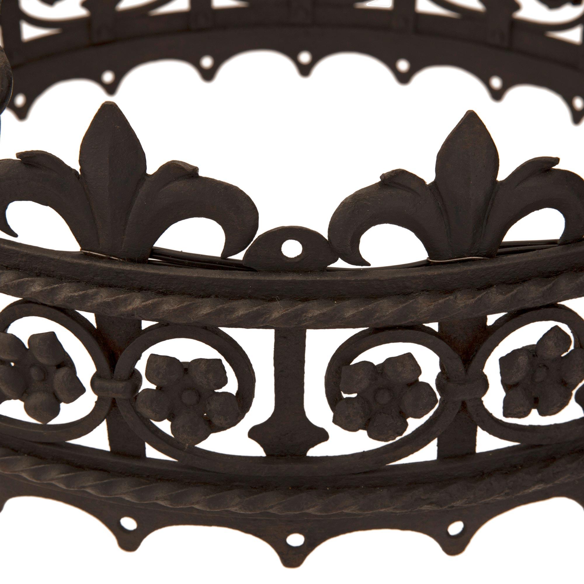 French 19th Century Renaissance St. Wrought Iron Chandelier For Sale 4