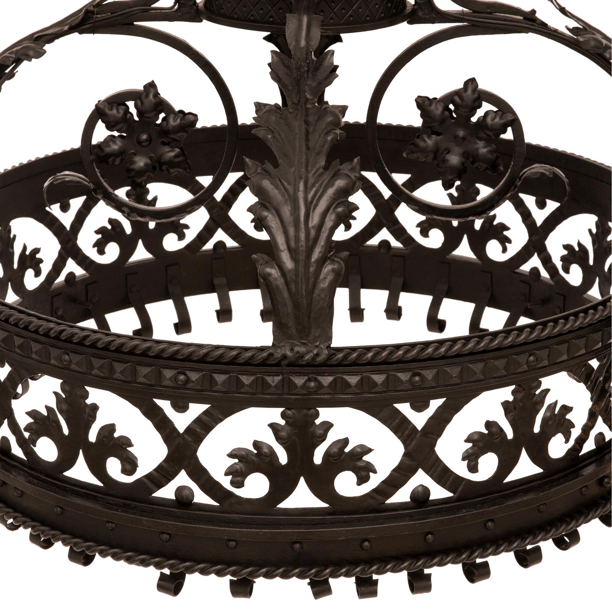 French 19th Century Renaissance St. Wrought Iron Chandelier For Sale 6