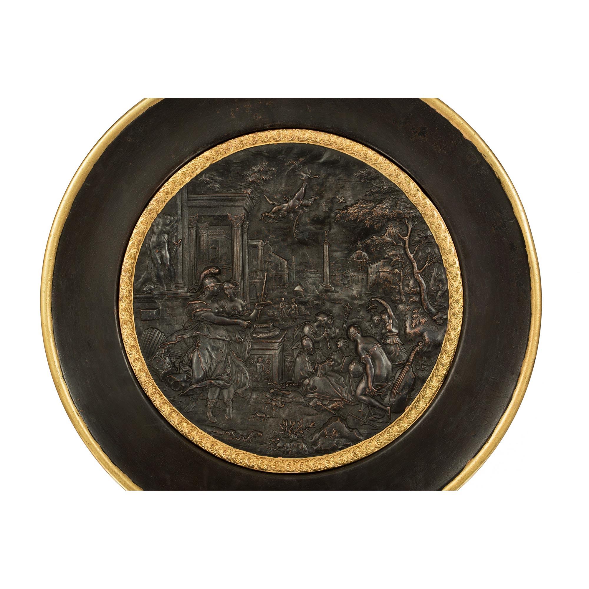 Vide Poche/standoir de style Renaissance du 19ème siècle en bronze et bronze doré Tazza/standoir en vente 7