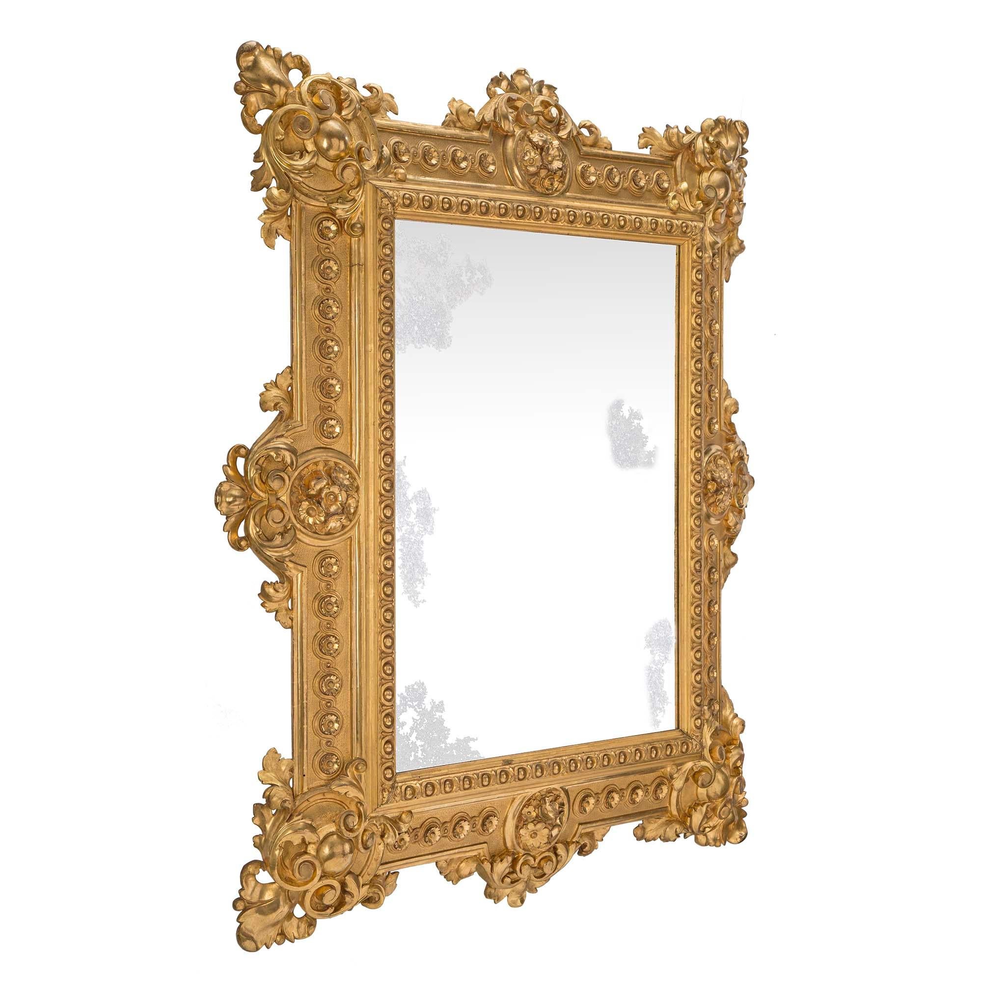 French 19th Century Renaissance Style Finely Carved Giltwood Mirror In Good Condition For Sale In West Palm Beach, FL